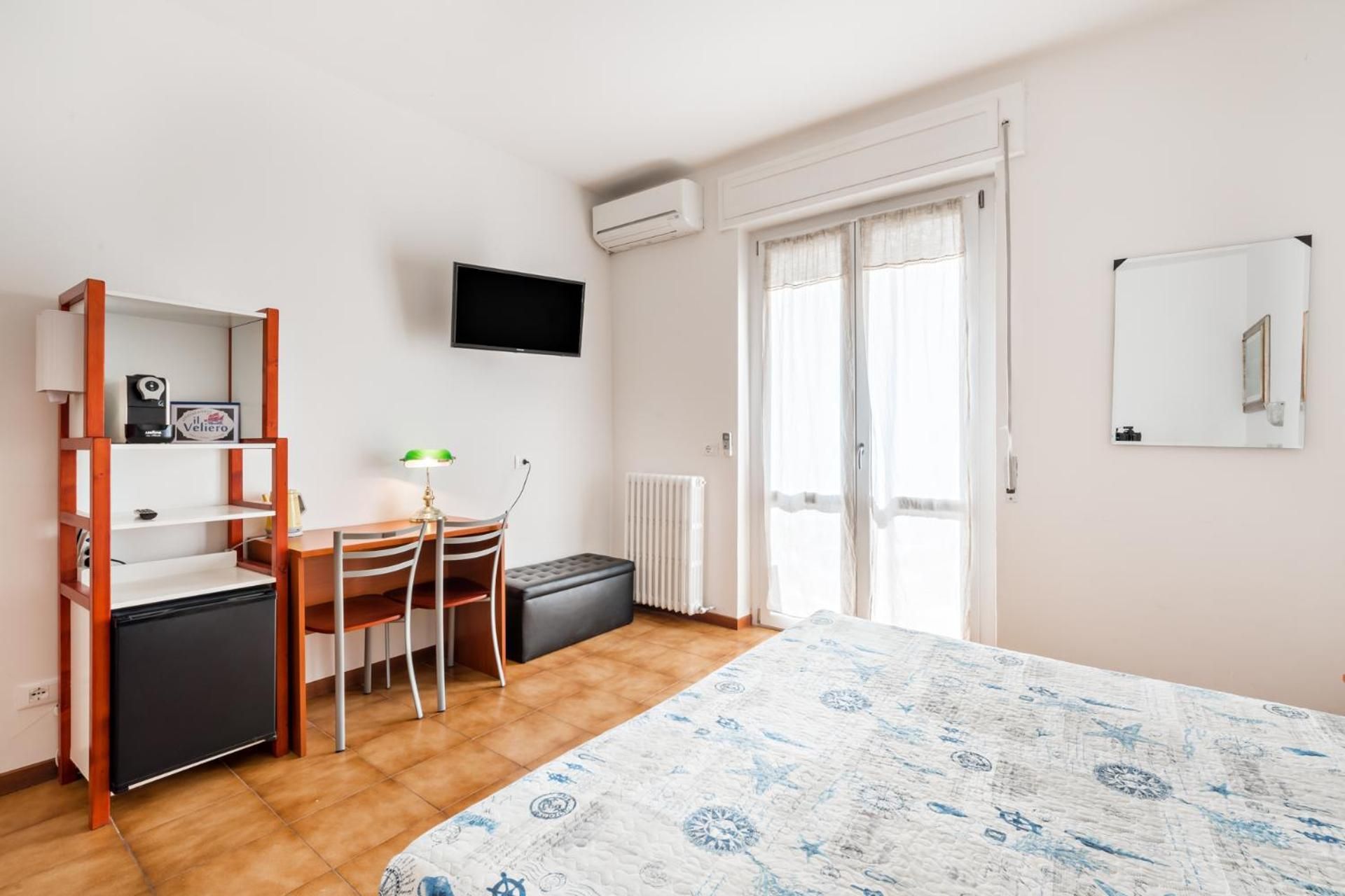 Triple Room with Private Bathroom and Balcony