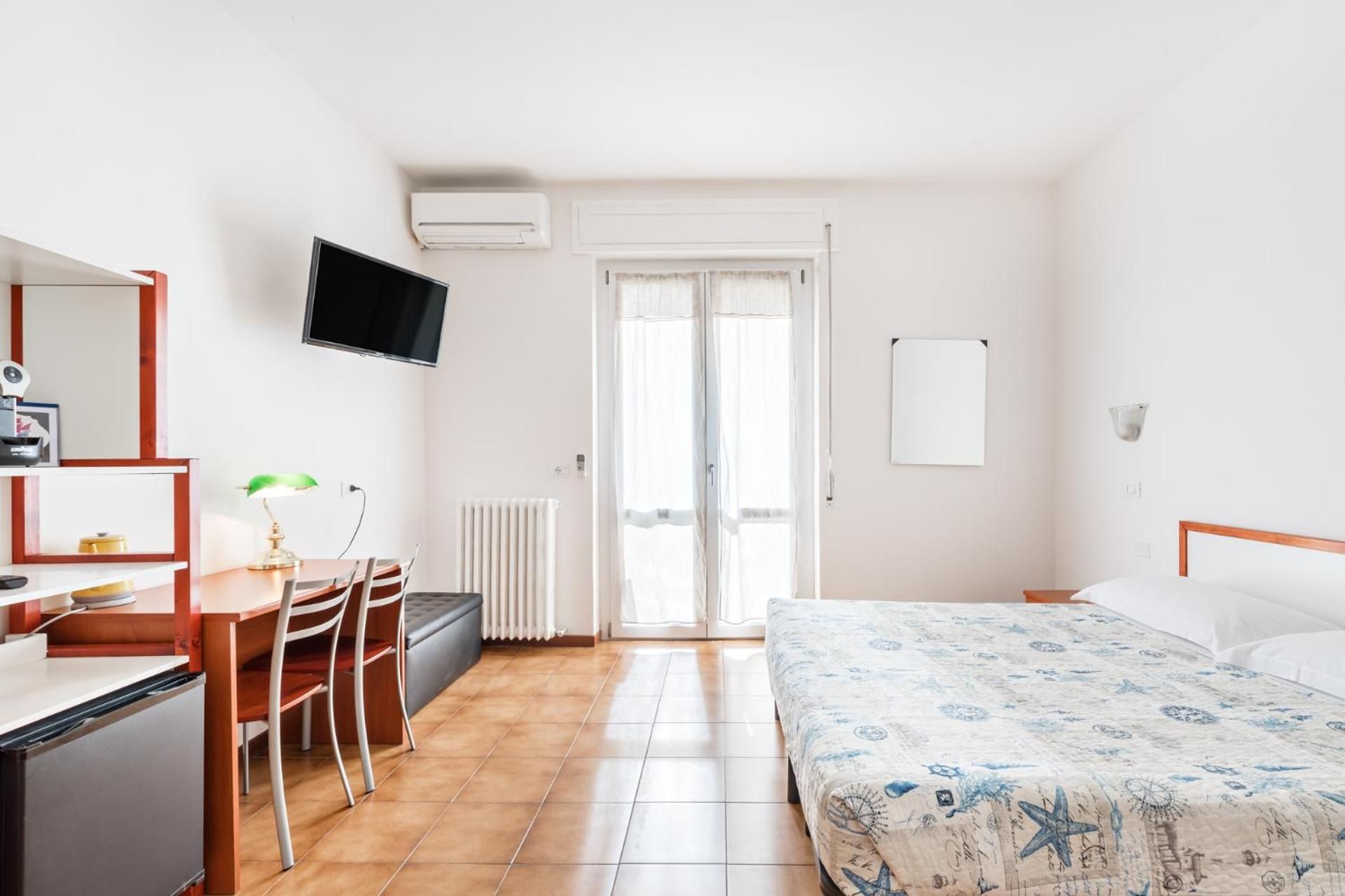 Triple Room with Private Bathroom and Balcony