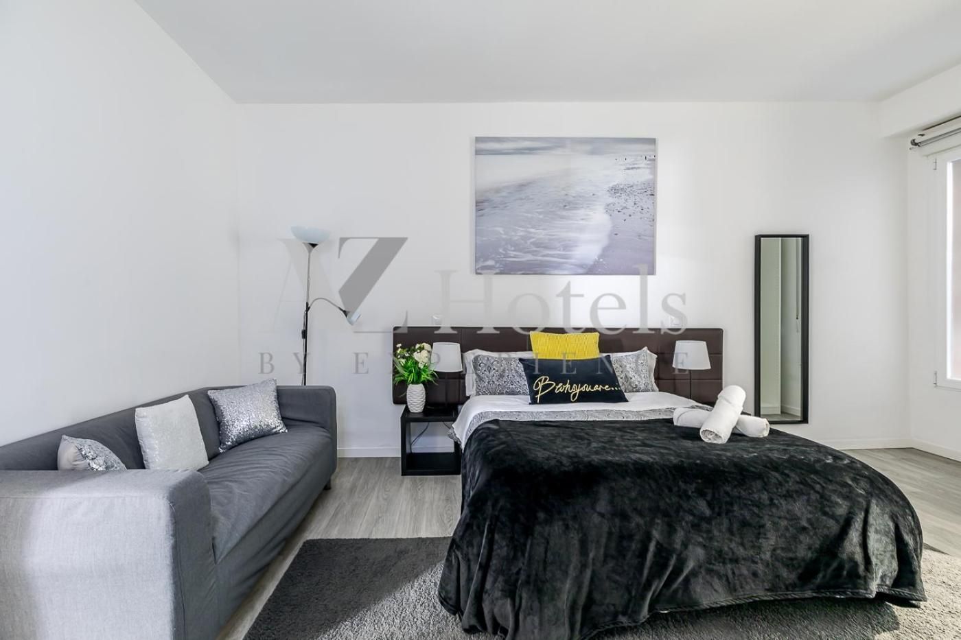 Deluxe Room with Private Bathroom