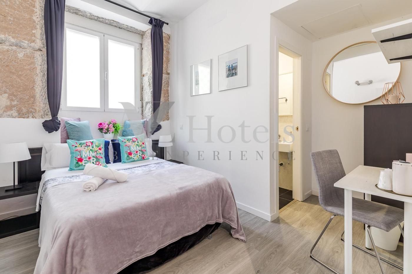 Superior Double Room with Private Bathroom
