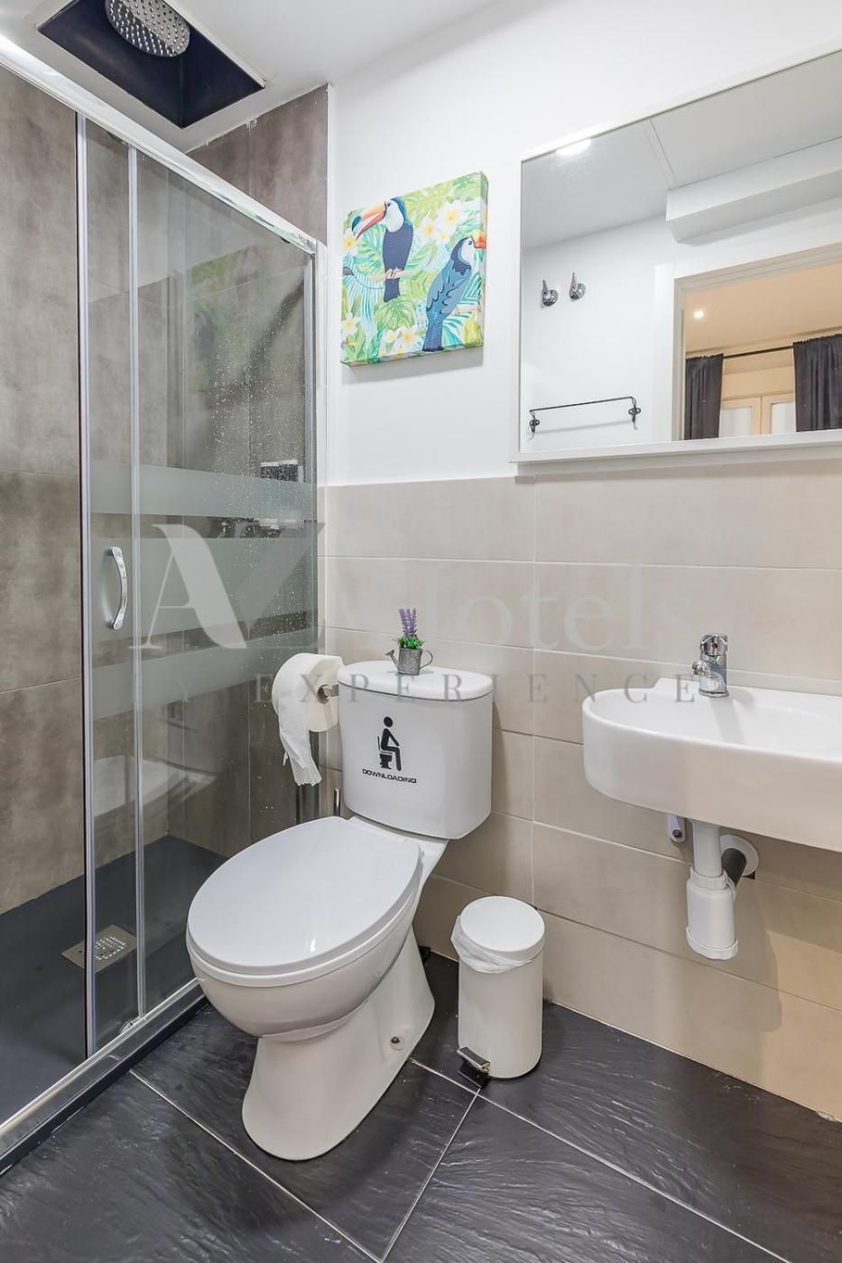 Deluxe Quadruple Room with Private Bathroom
