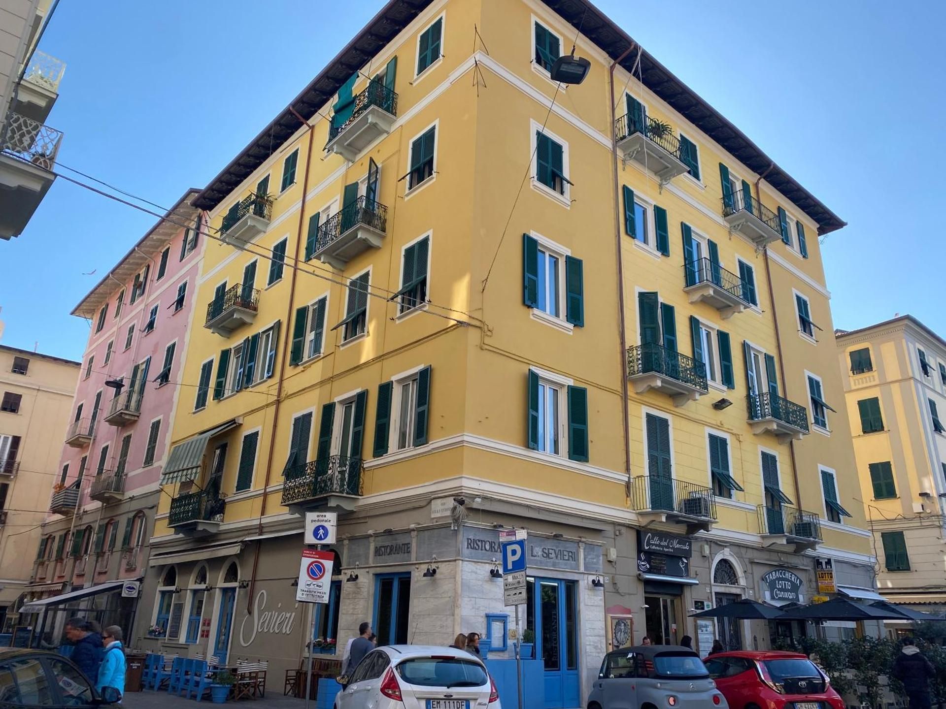 54 ROSSELLI ROOMS