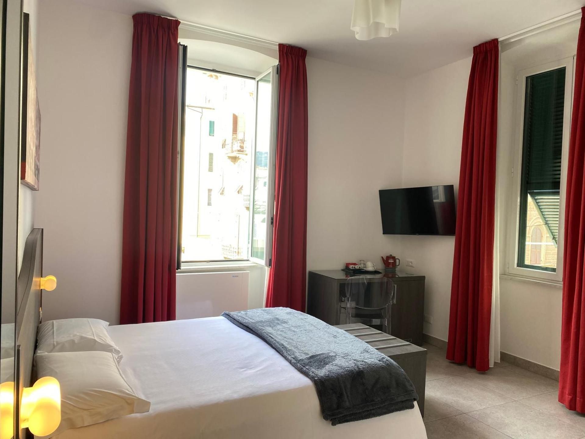 Large Double or Twin Room