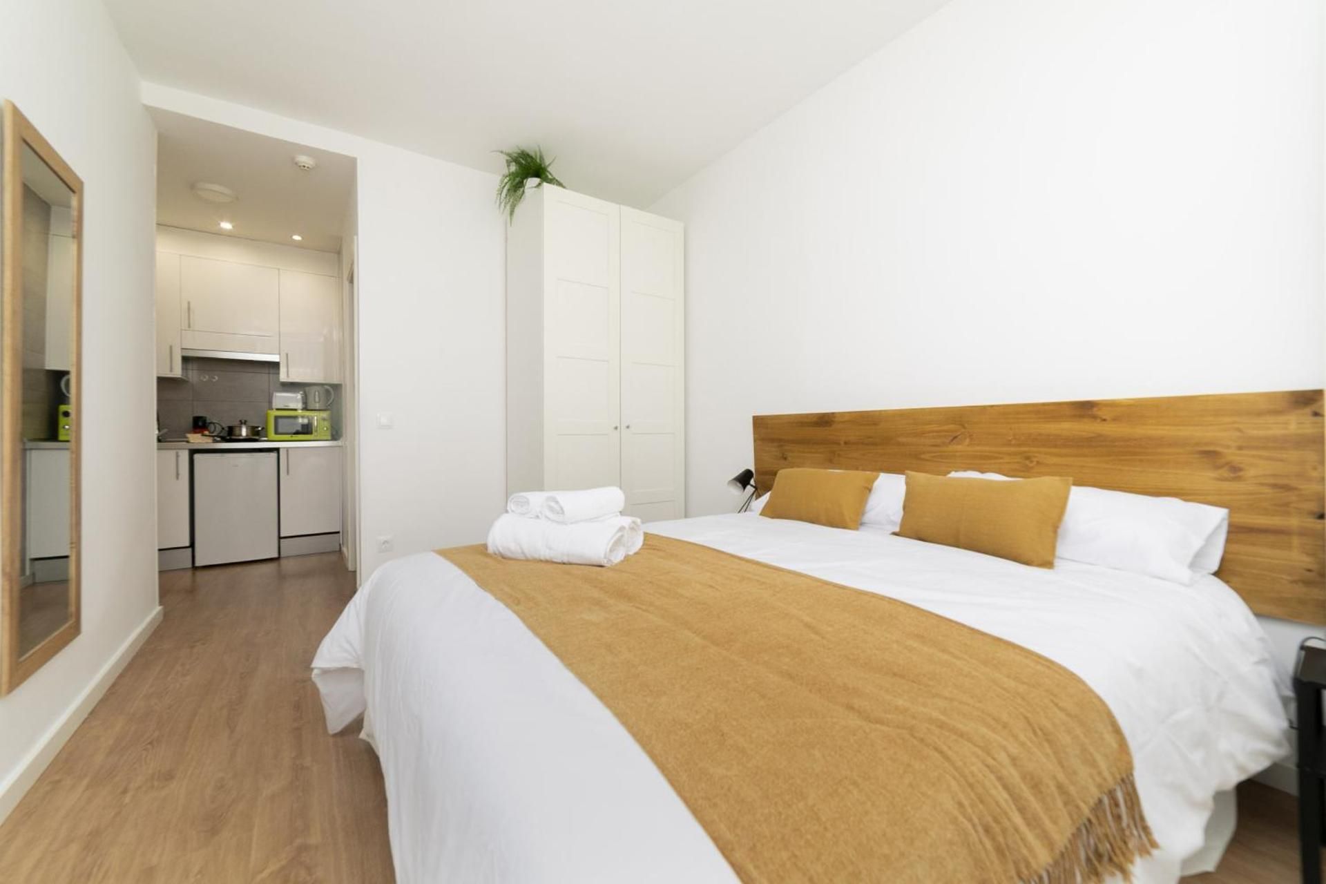 Luxury V - Ferga Suites