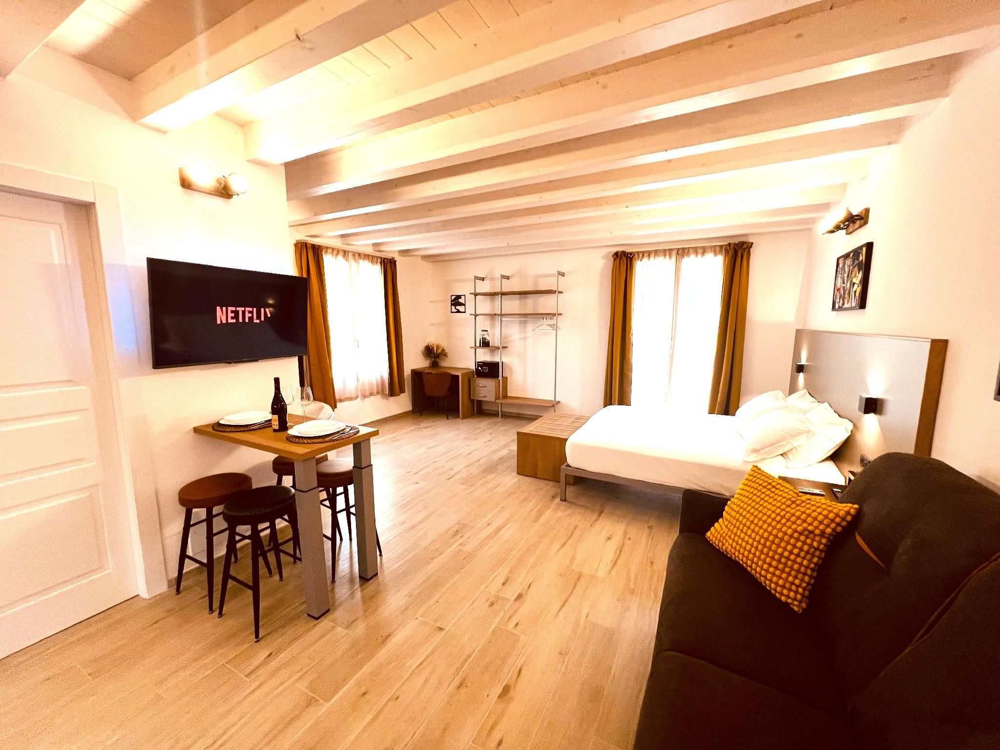 Jacuzzi Suite
