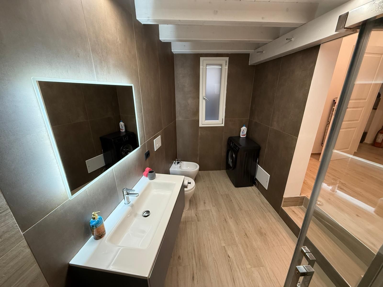 5 Terre Hub Suite 1