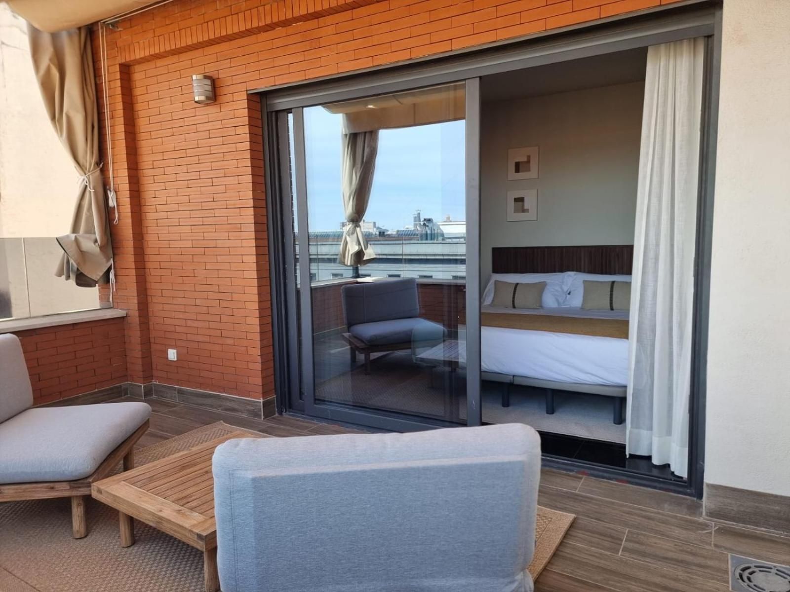 Apartment with City View