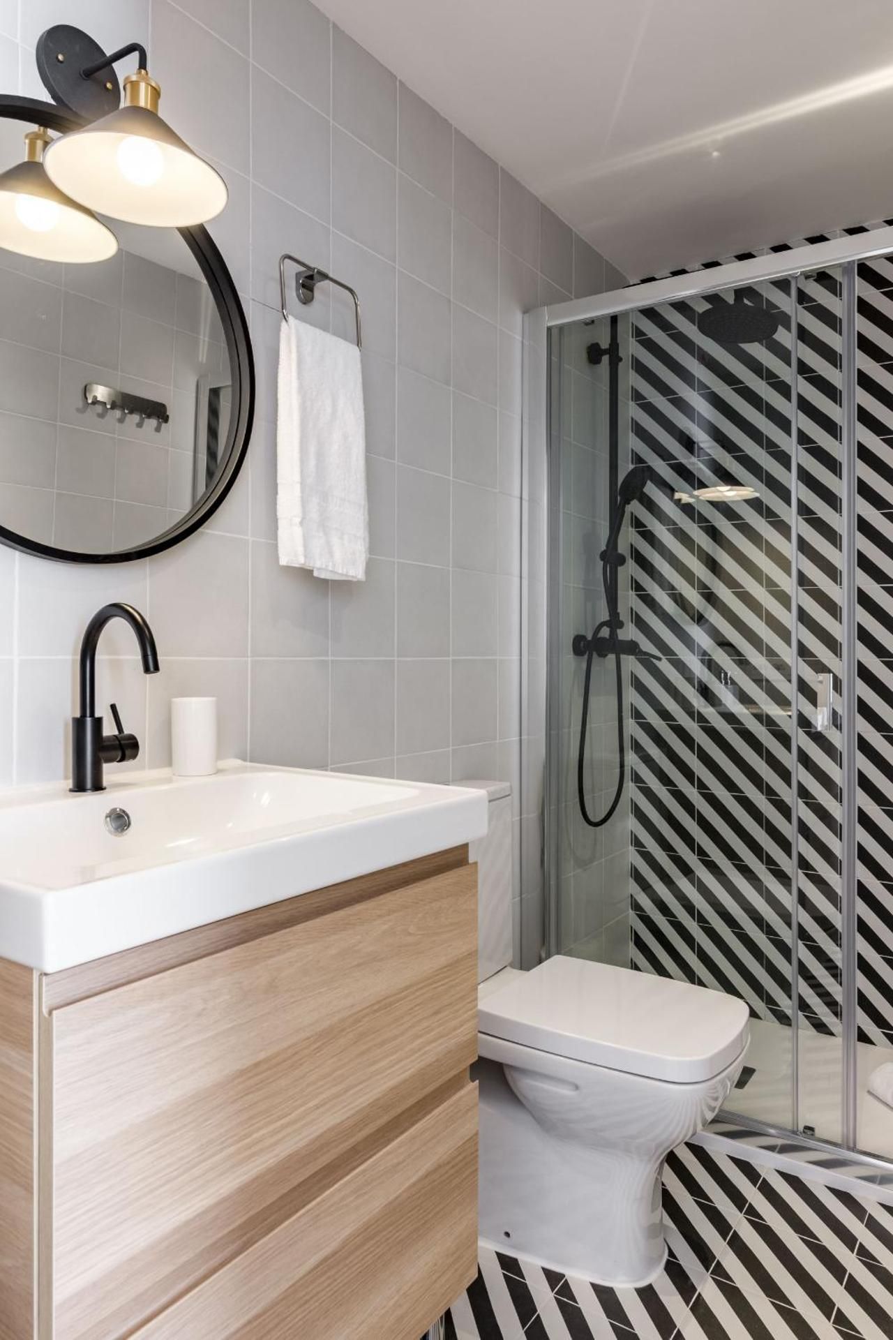 Style Apartments by Olala Homes Three-Bedroom Apartment with Balcony 9.1