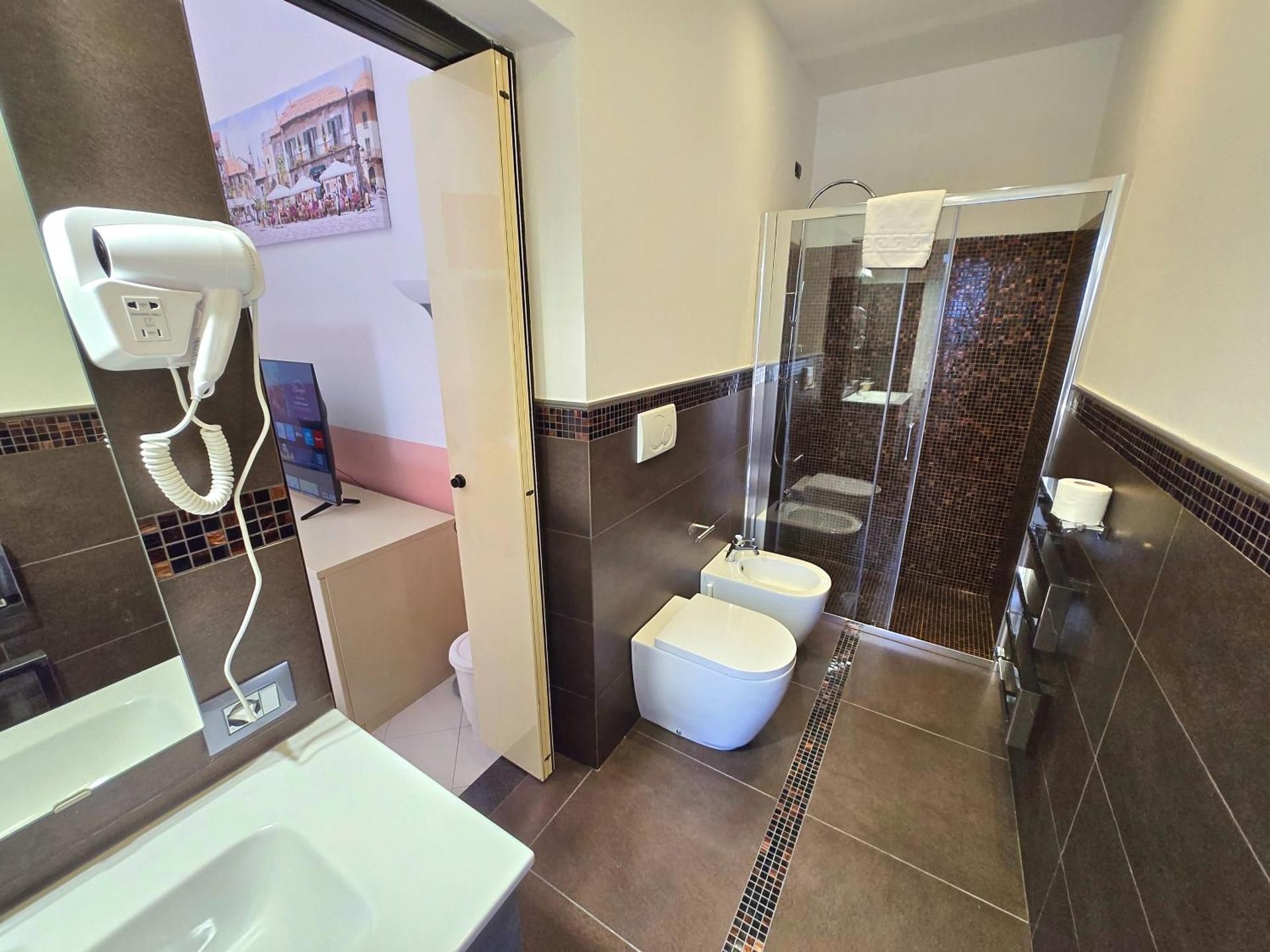 Double Room with Private Bathroom