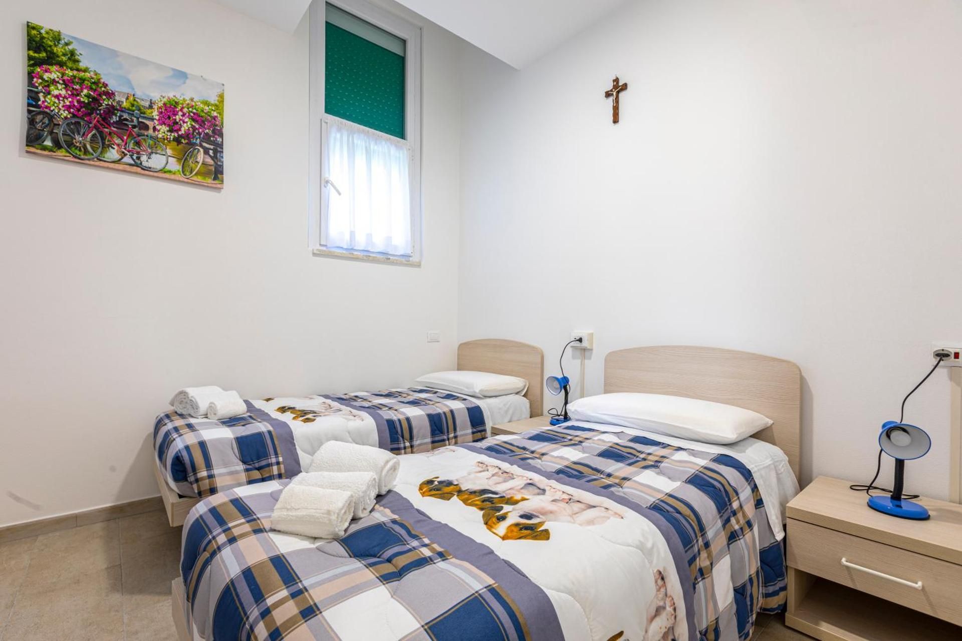 Twin Room with Private Bathroom