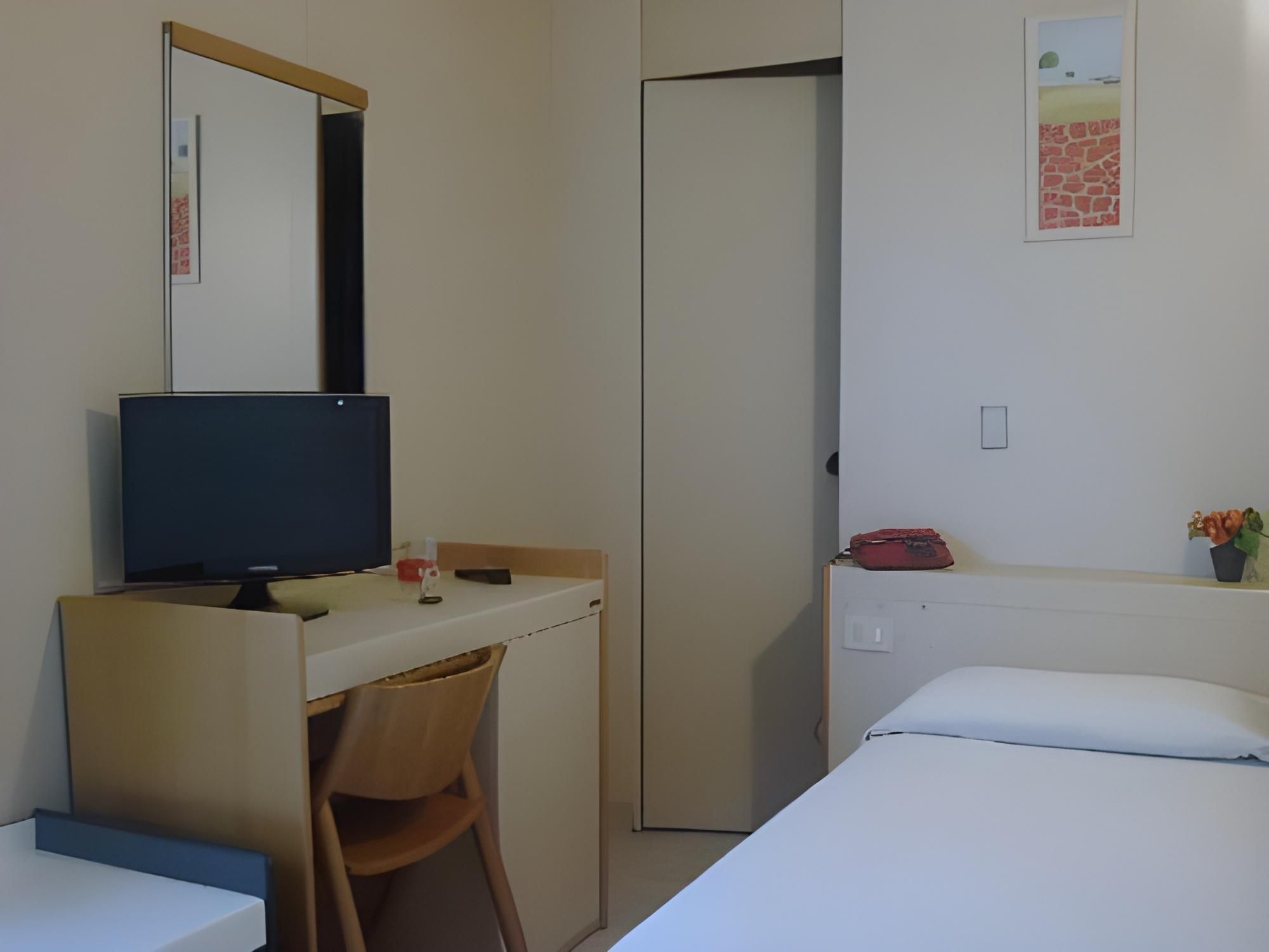 Economy Single Room