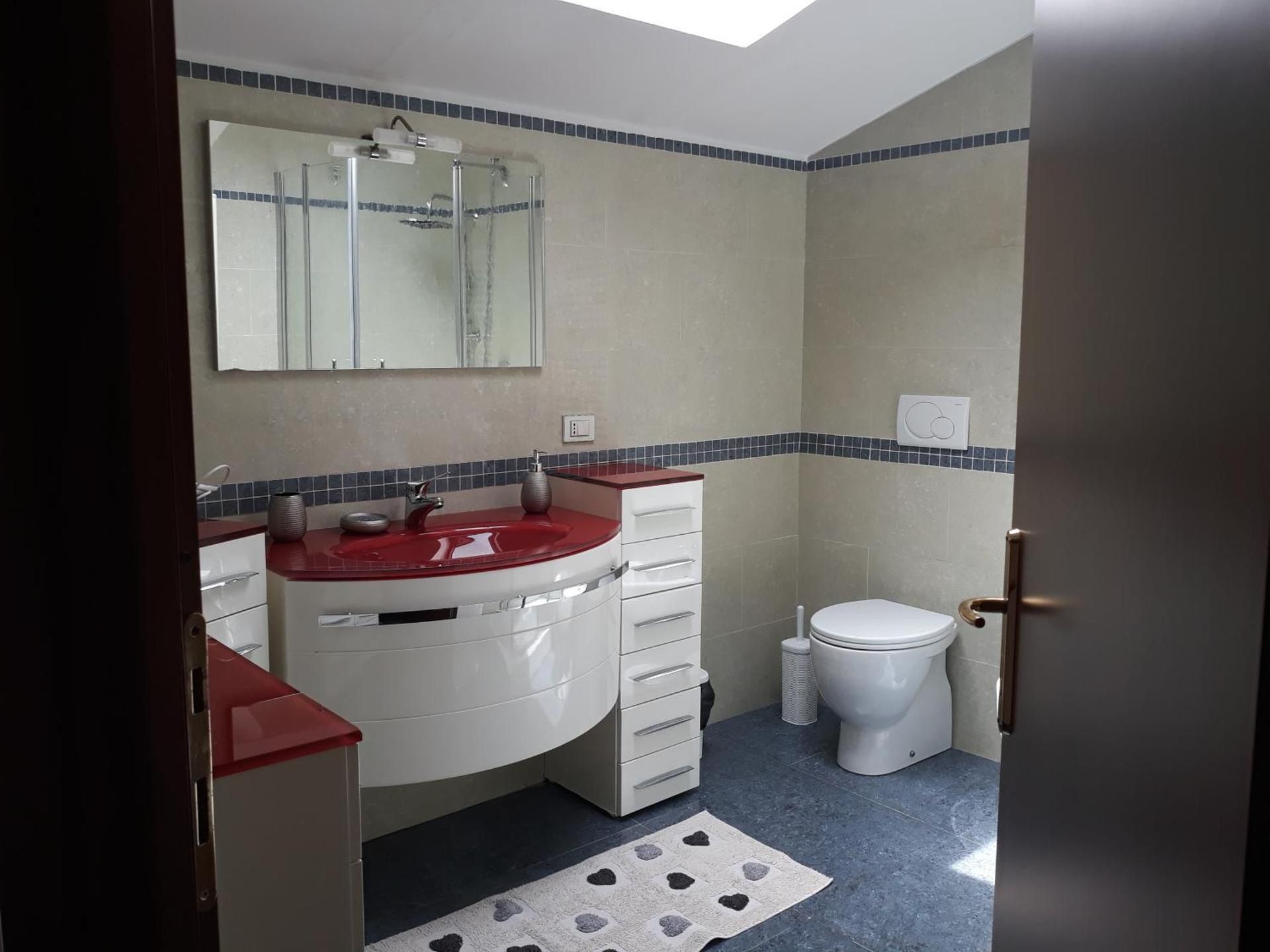 Deluxe Double Room with Private Bathroom and Sea View