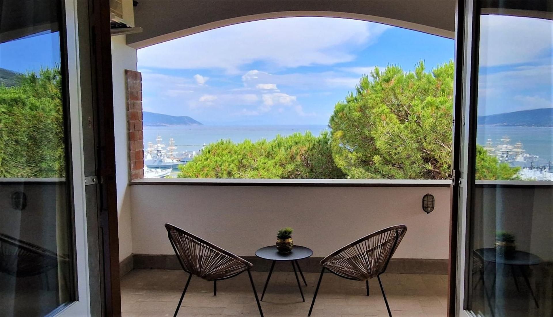 Deluxe Suite with Sea View