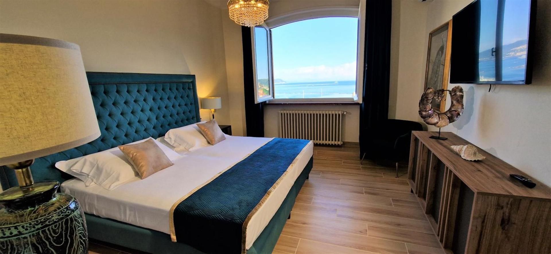 Queen Room with Sea View