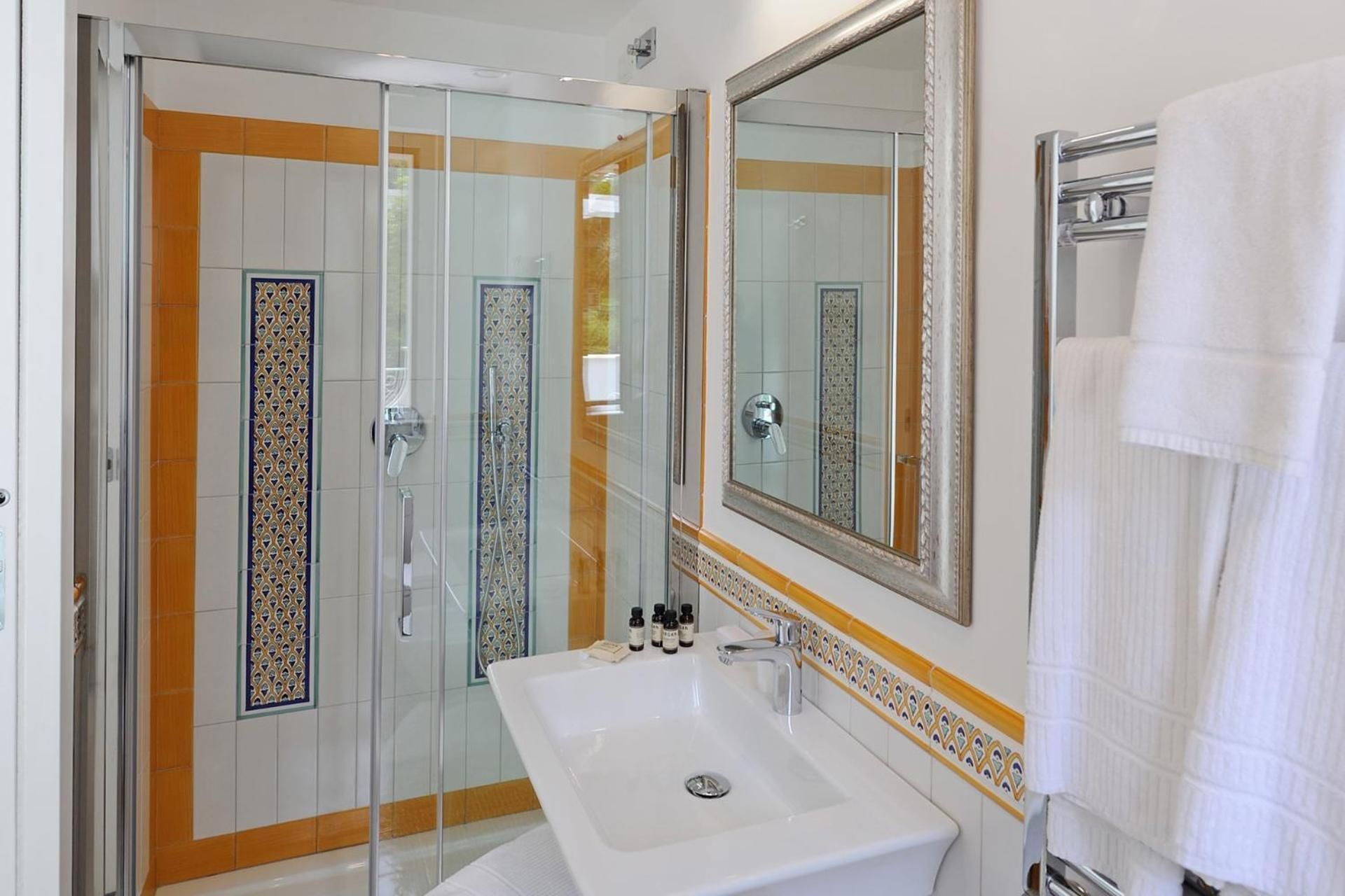 Junior Suite with Terrace and Sea View
