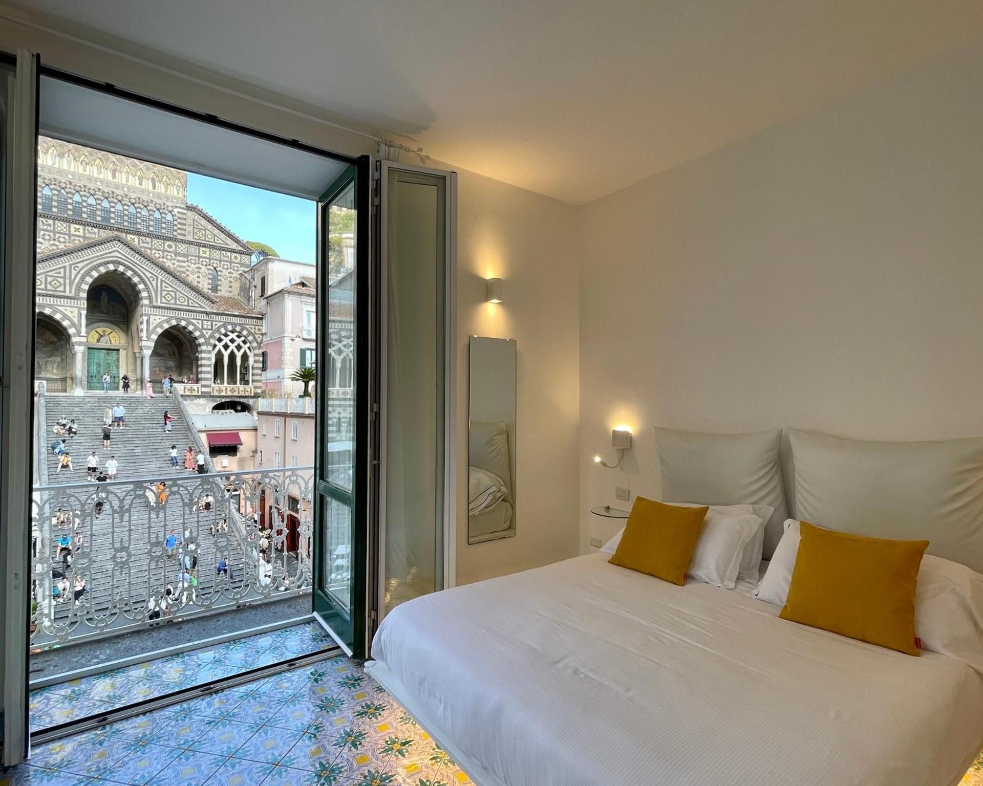 Hotel Centrale Amalfi Deluxe Double Room with Balcony and Cathedral View