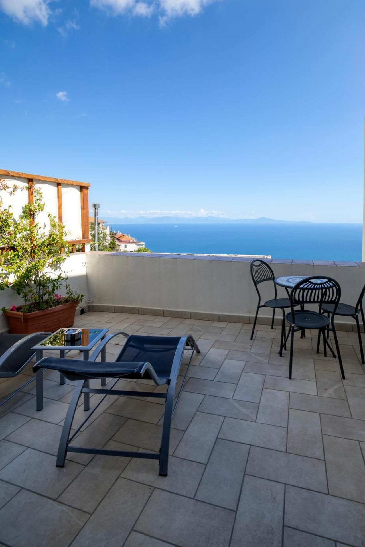 Triple Room with Terrace