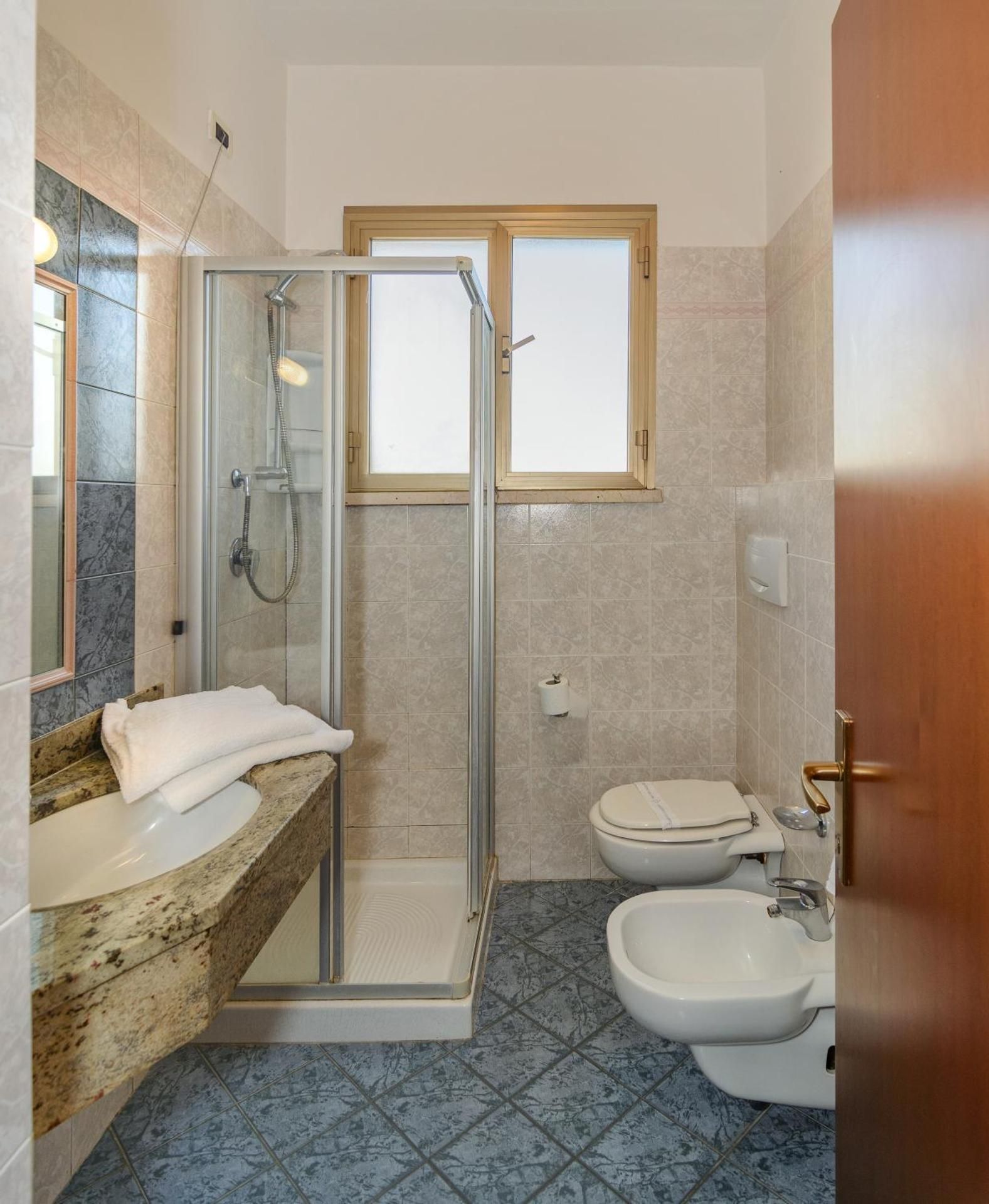 Double or Twin Room with Balcony and Sea View