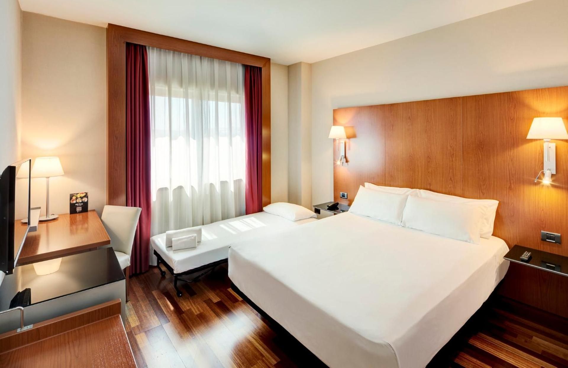 double room with sofa bed