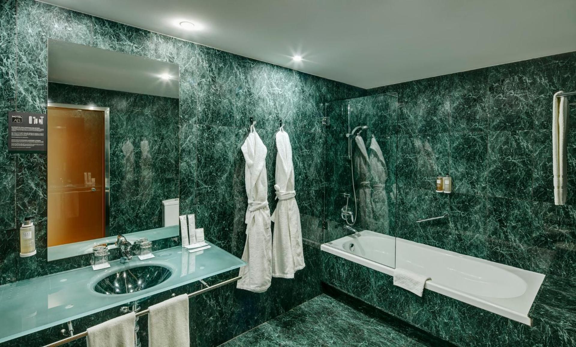 AB Rivas, Ascend Hotel Collection Twin Room 3