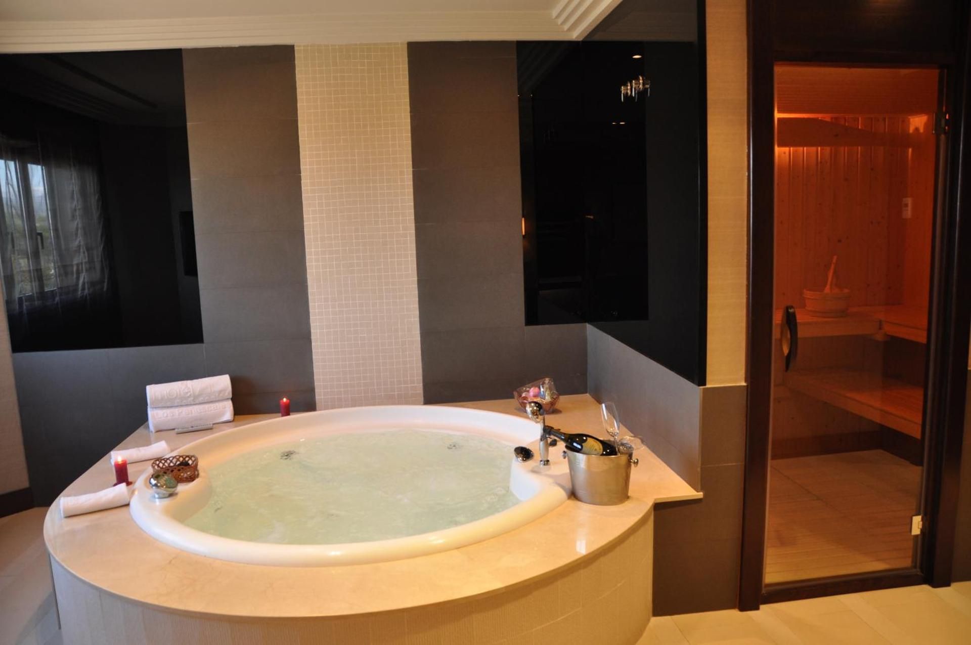 Suite with Hot Tub and Sauna