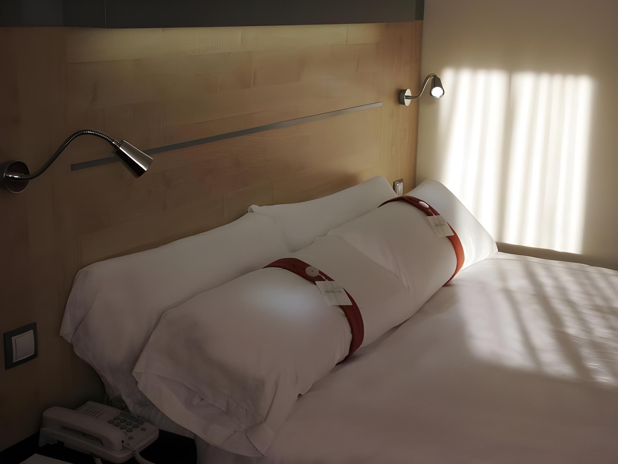 1 Double Standard Sofa Bed Smoking With Free Breakfast