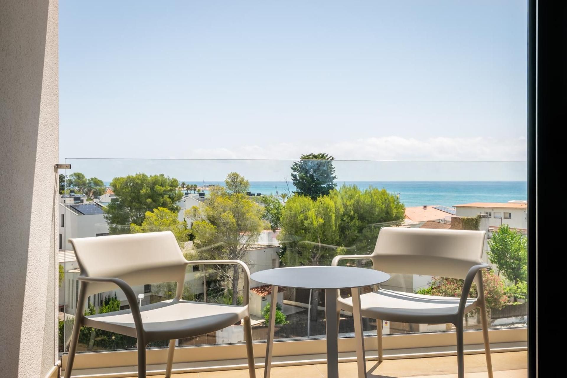 Double or Twin Room with Sea View