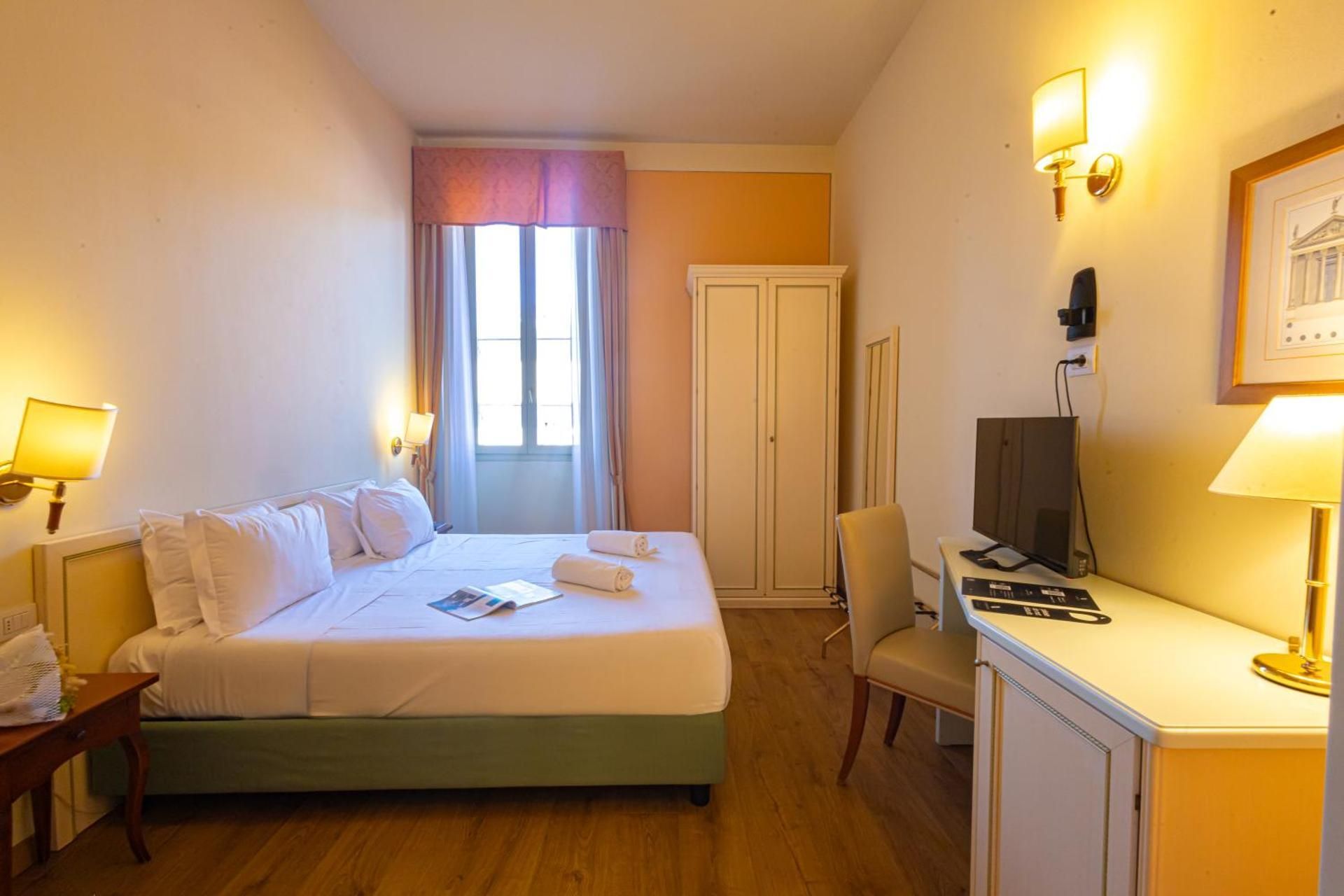 Superior Double or Twin Room with Partial Lake View