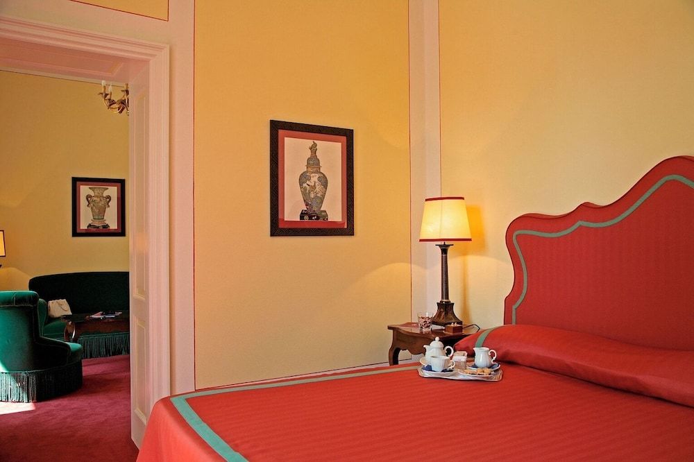 Suite, Partial Lake View