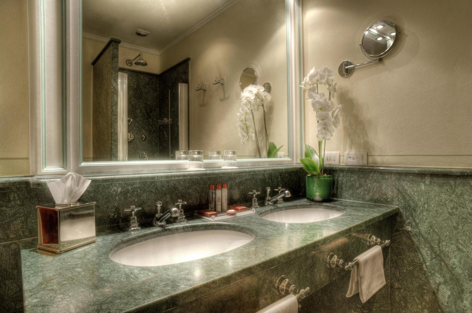 Deluxe Junior Suite with Partial Lake View