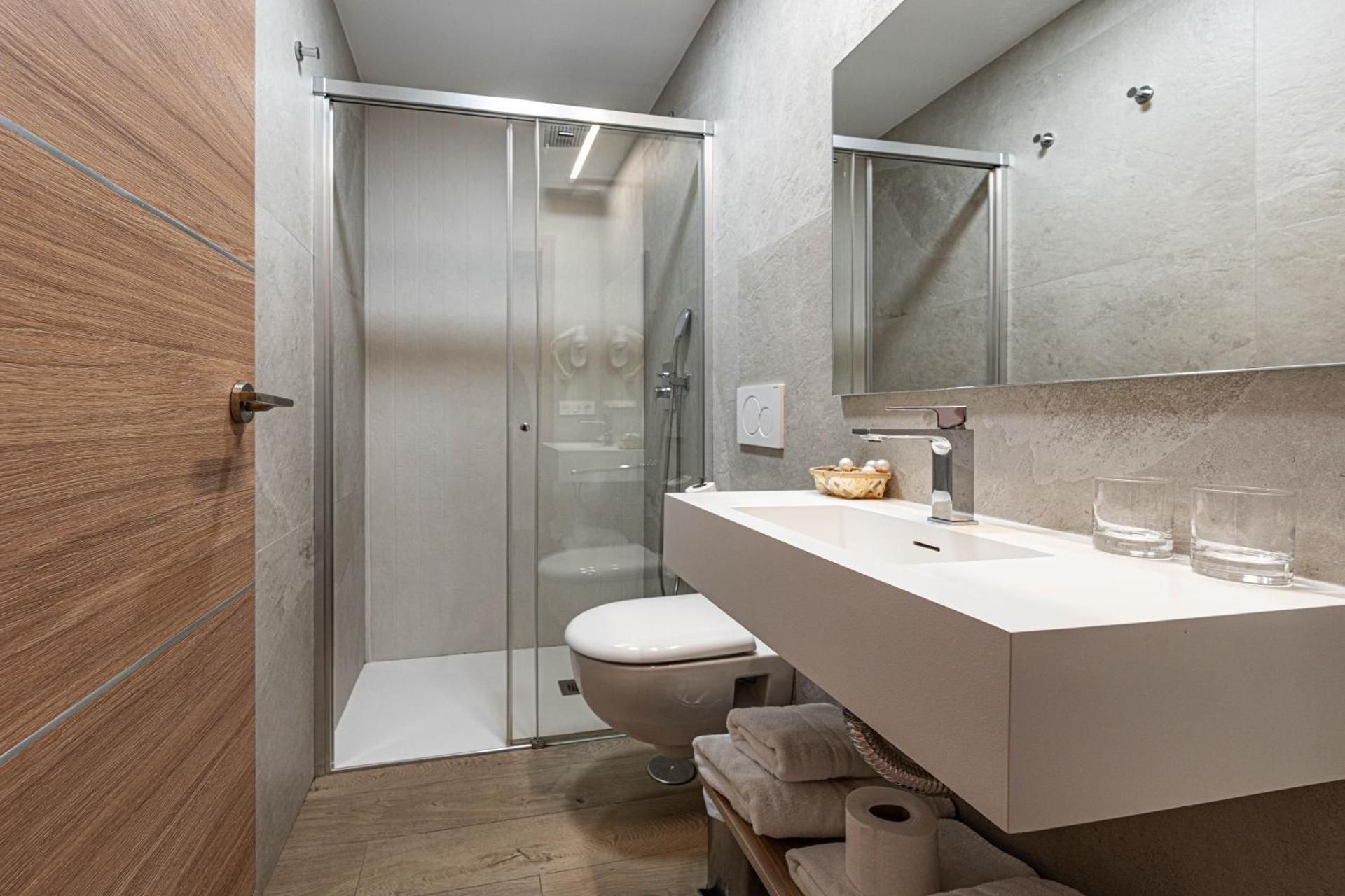 Hostal Boutique Aurora Double Room with Balcony 3