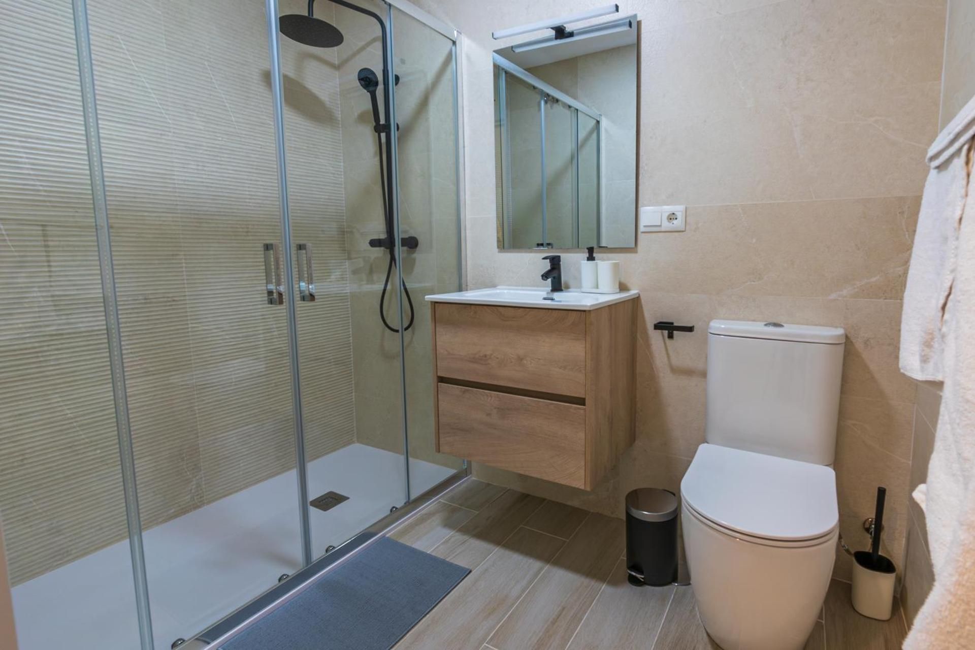 Apartment with Mountain View