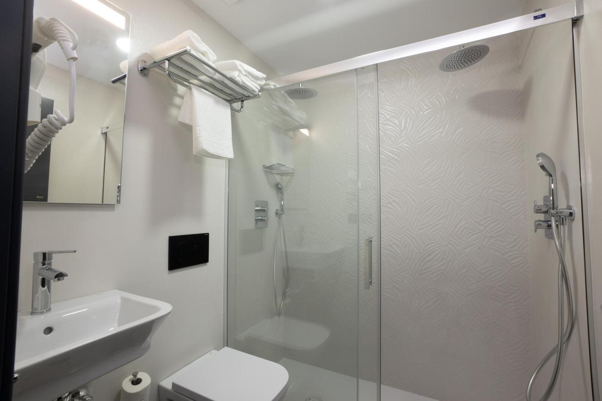 NERJA-CENTRO-JACUZZI- MIRADOR DE LA ERMITA- Adults Recommended Double Room 3