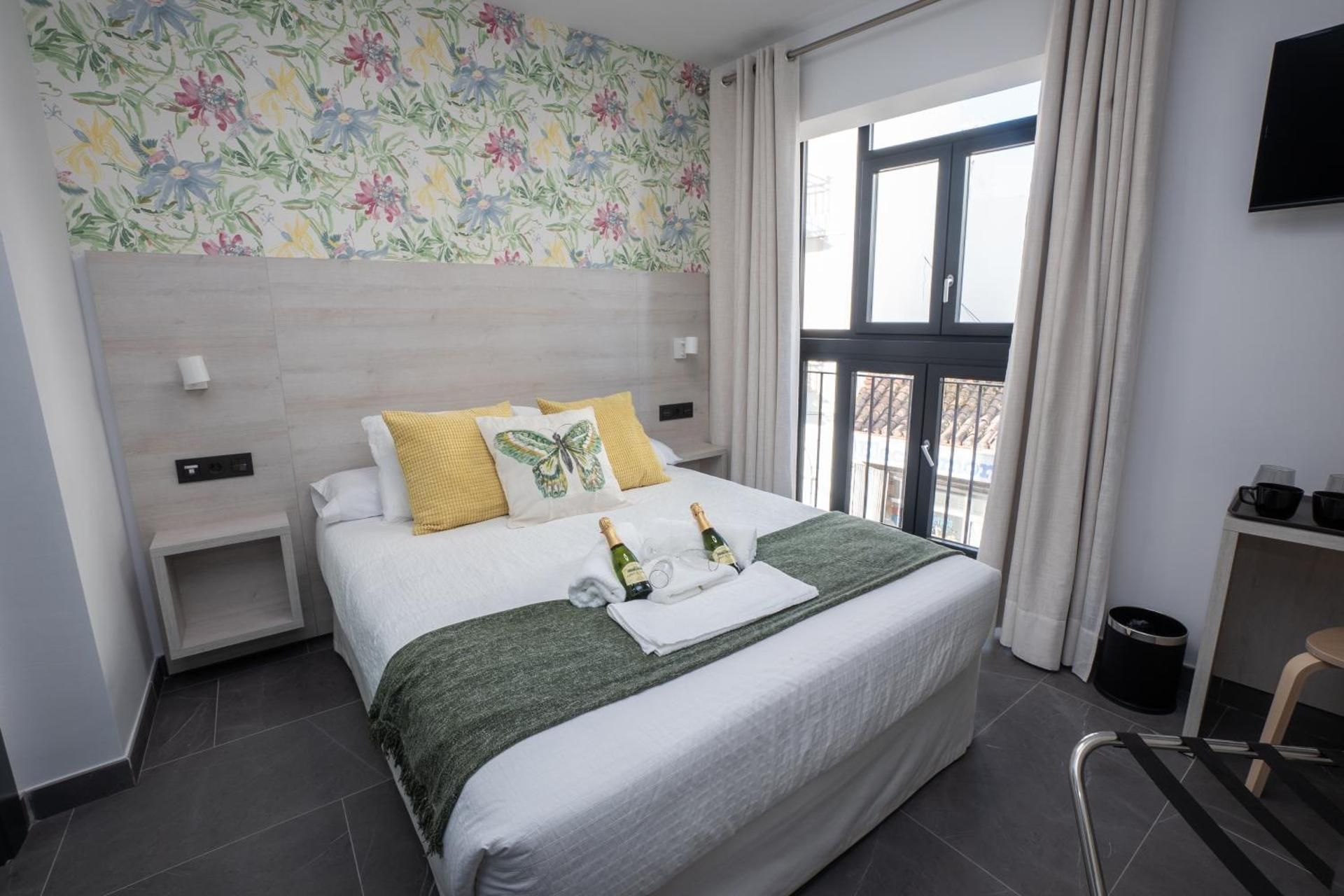 NERJA-CENTRO-JACUZZI- MIRADOR DE LA ERMITA- Adults Recommended Double Room