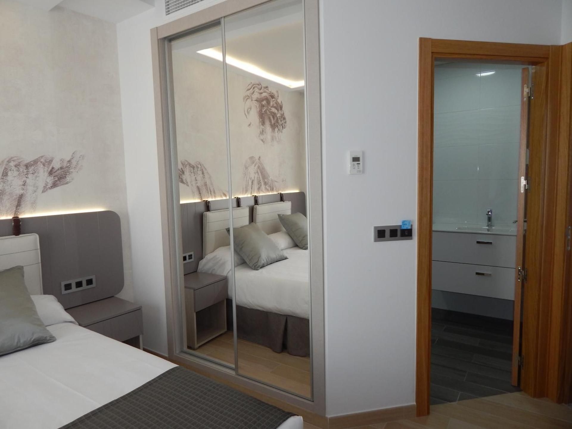 Hostal Dona Carmen (Adults Only) Deluxe Twin Room 3