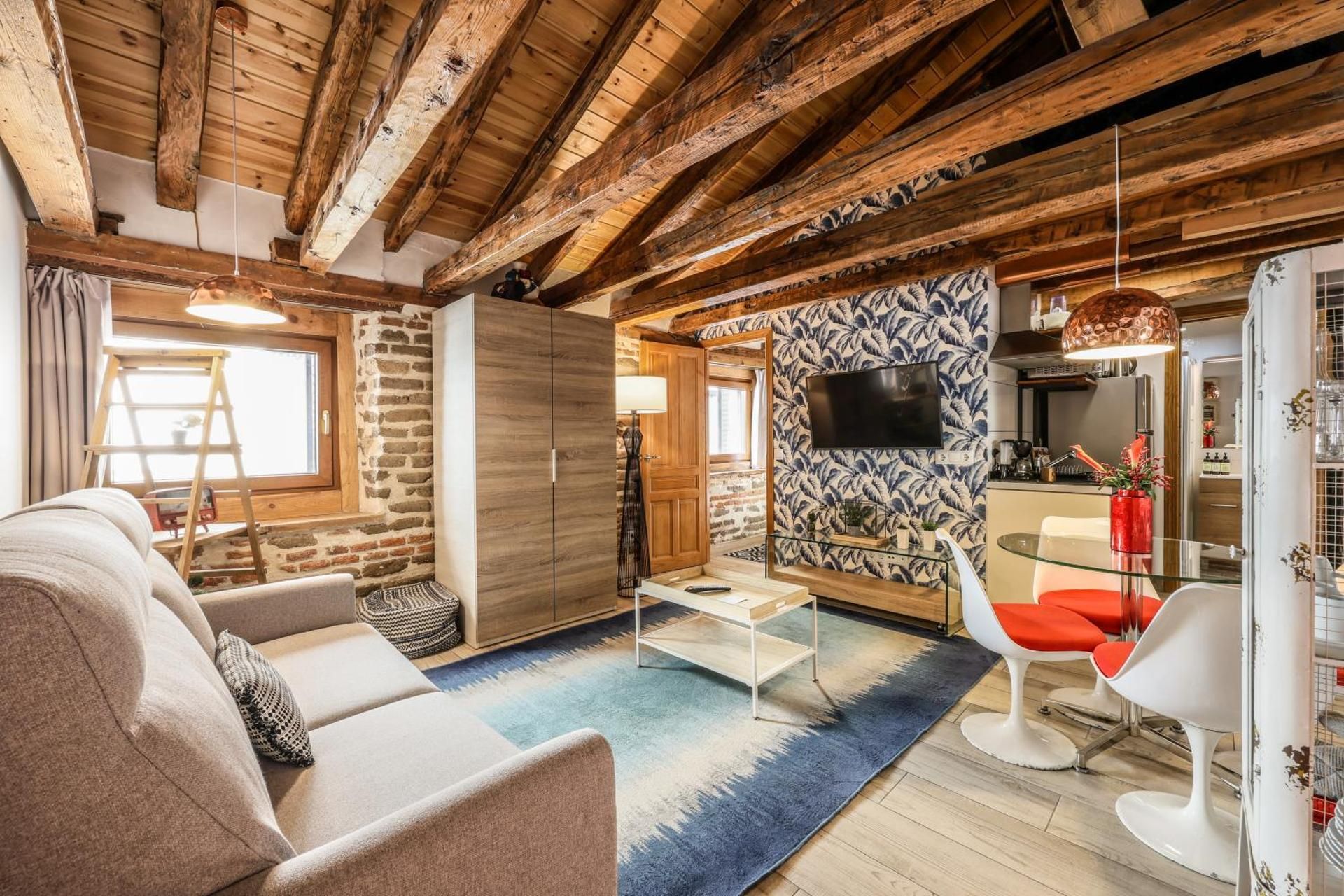 Deluxe Apartment