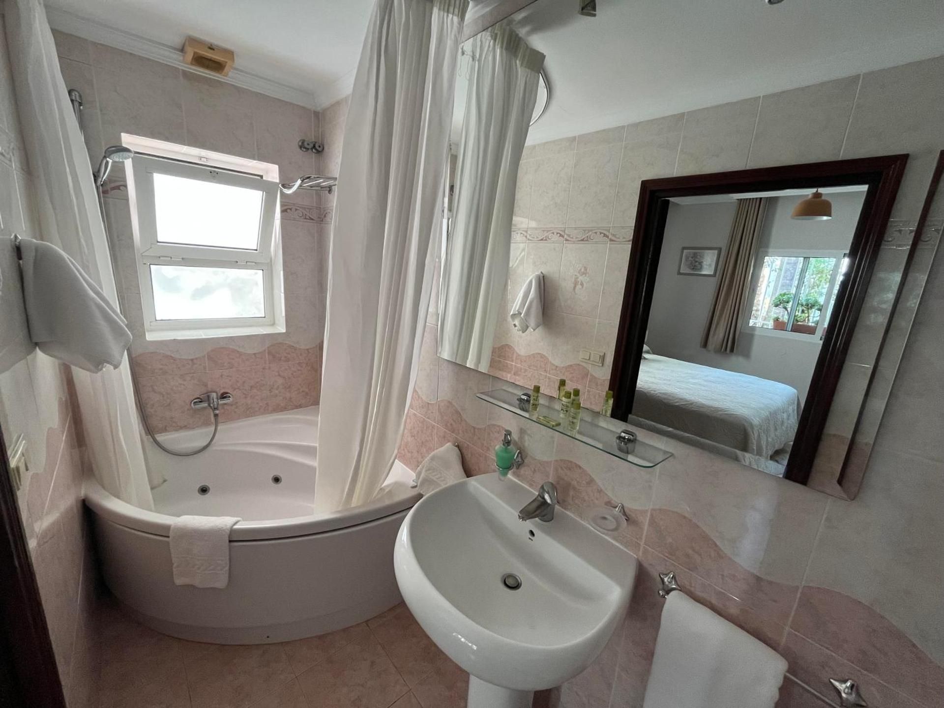 Hotel Paraiso Del Mar Twin Room with Garden View 2