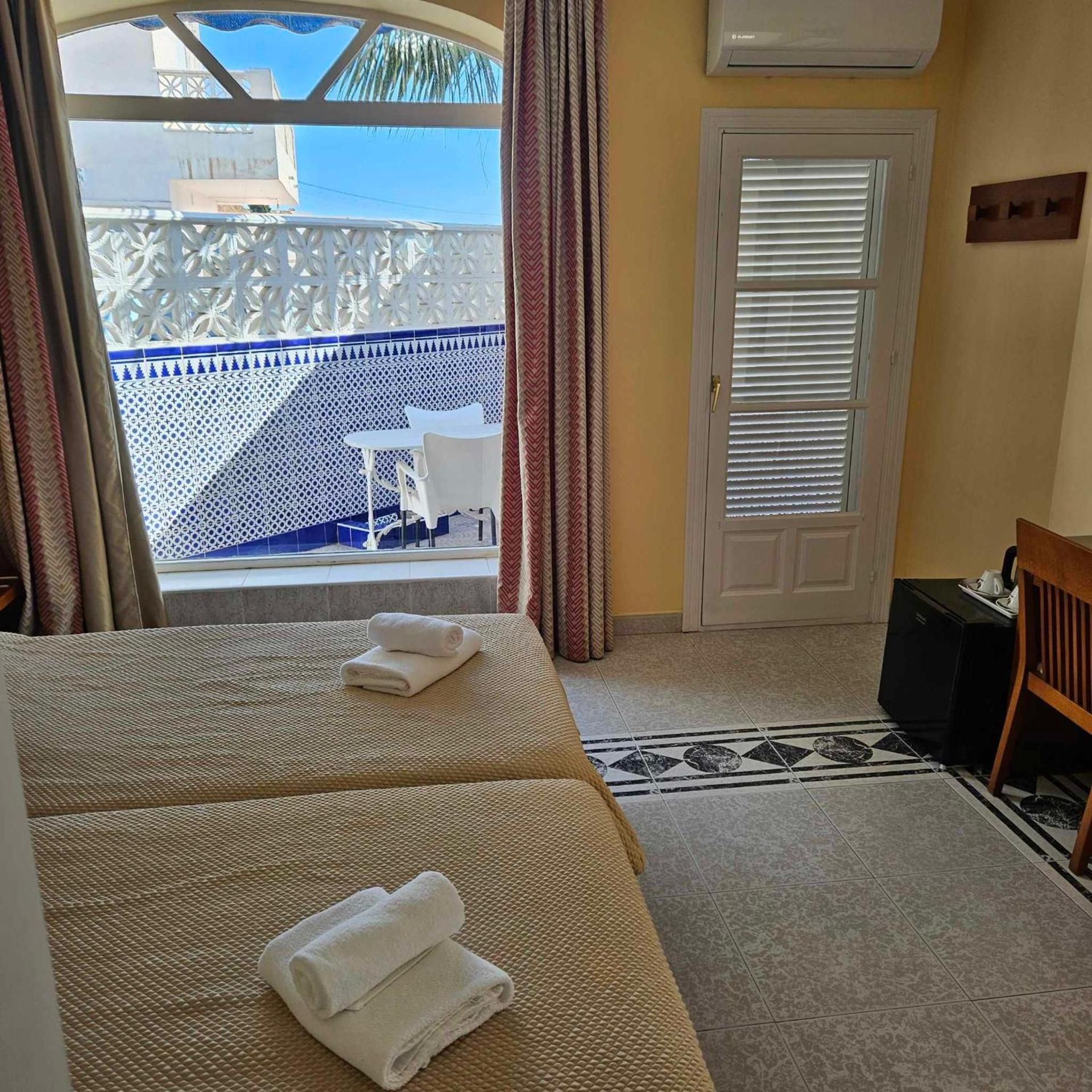 Standard Twin Room