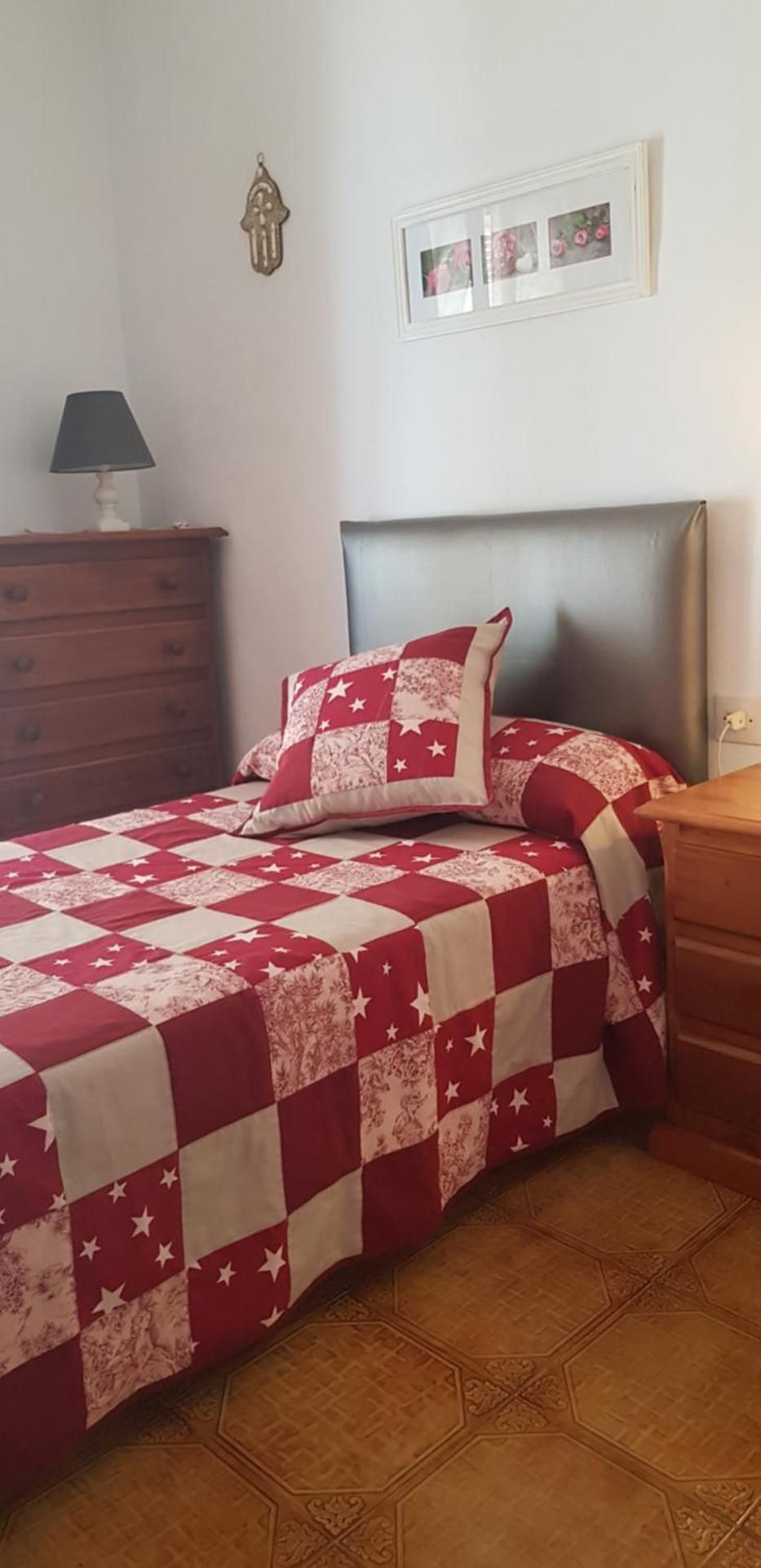 Single Room with Shared Bathroom