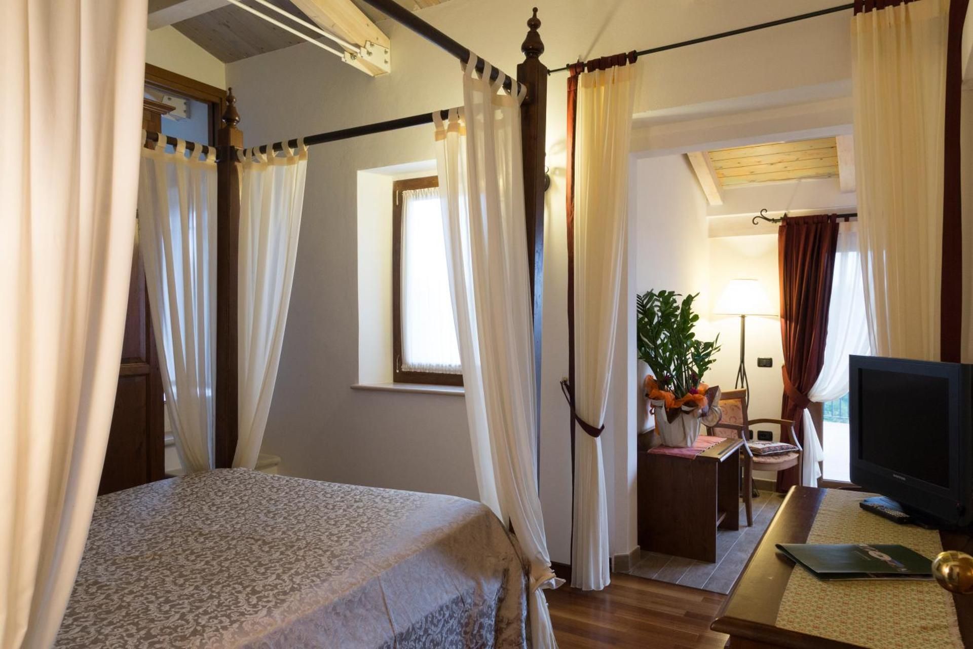 Suite with Spa Bath