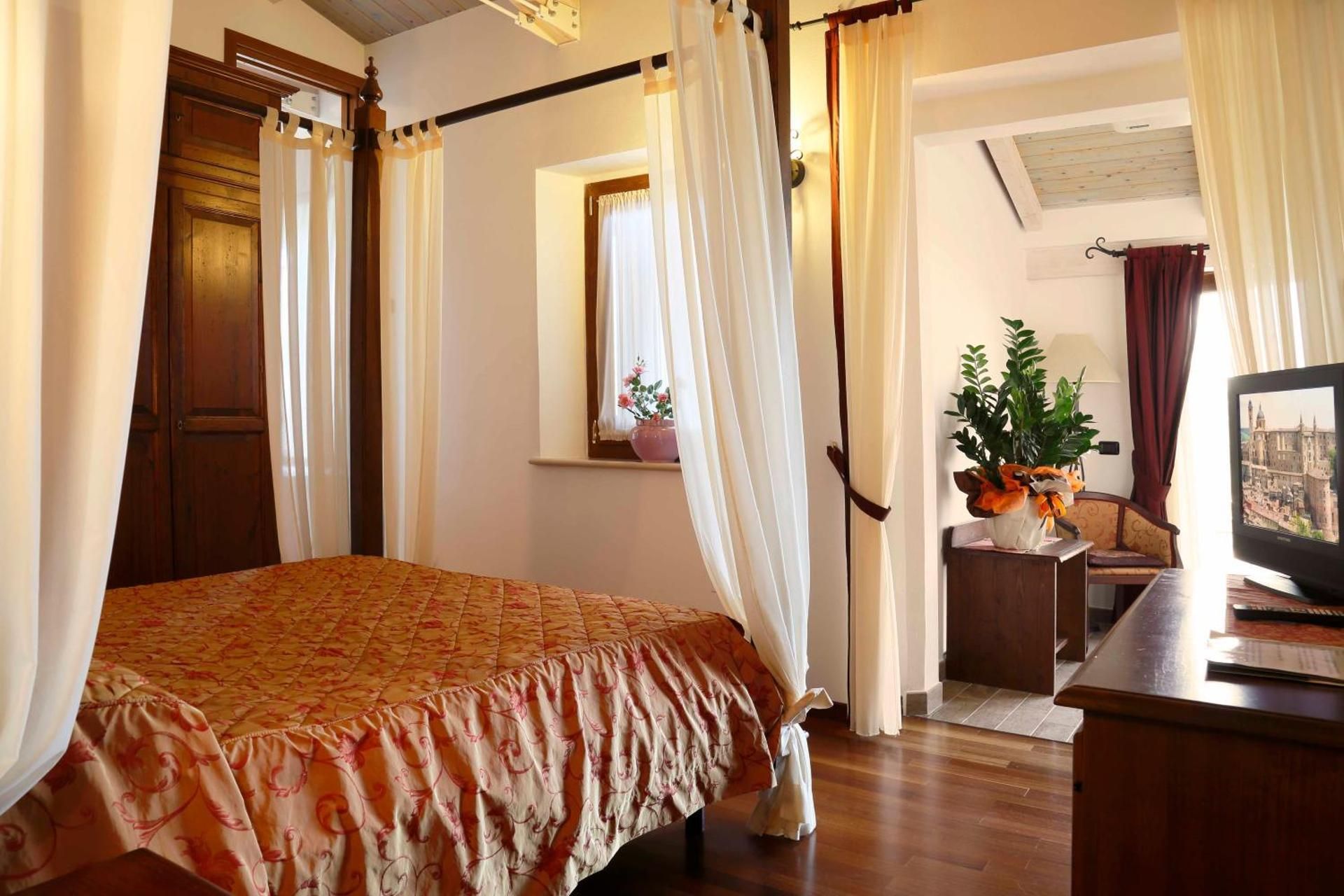 Suite with Spa Bath