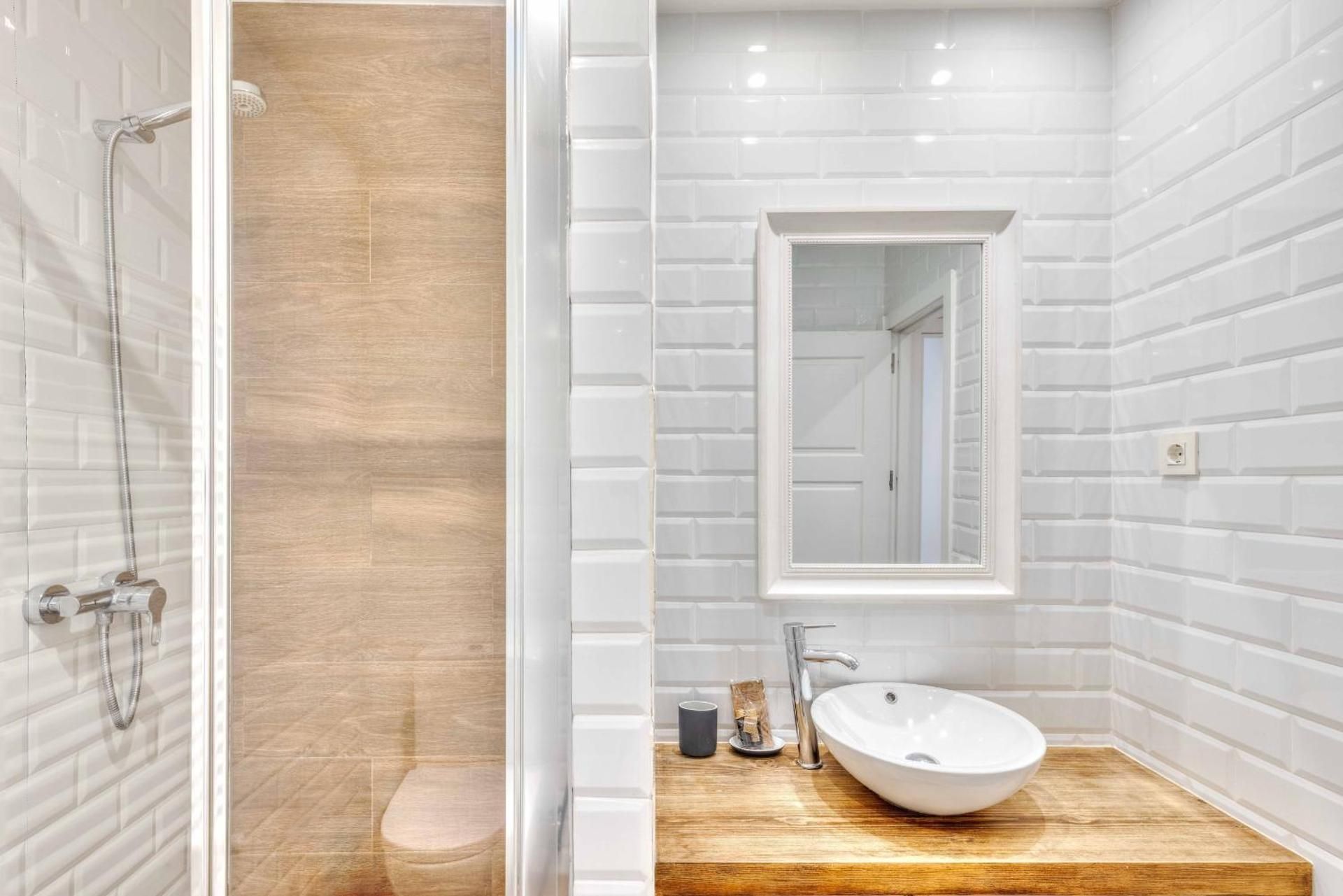 Three-Bedroom Apartment VI