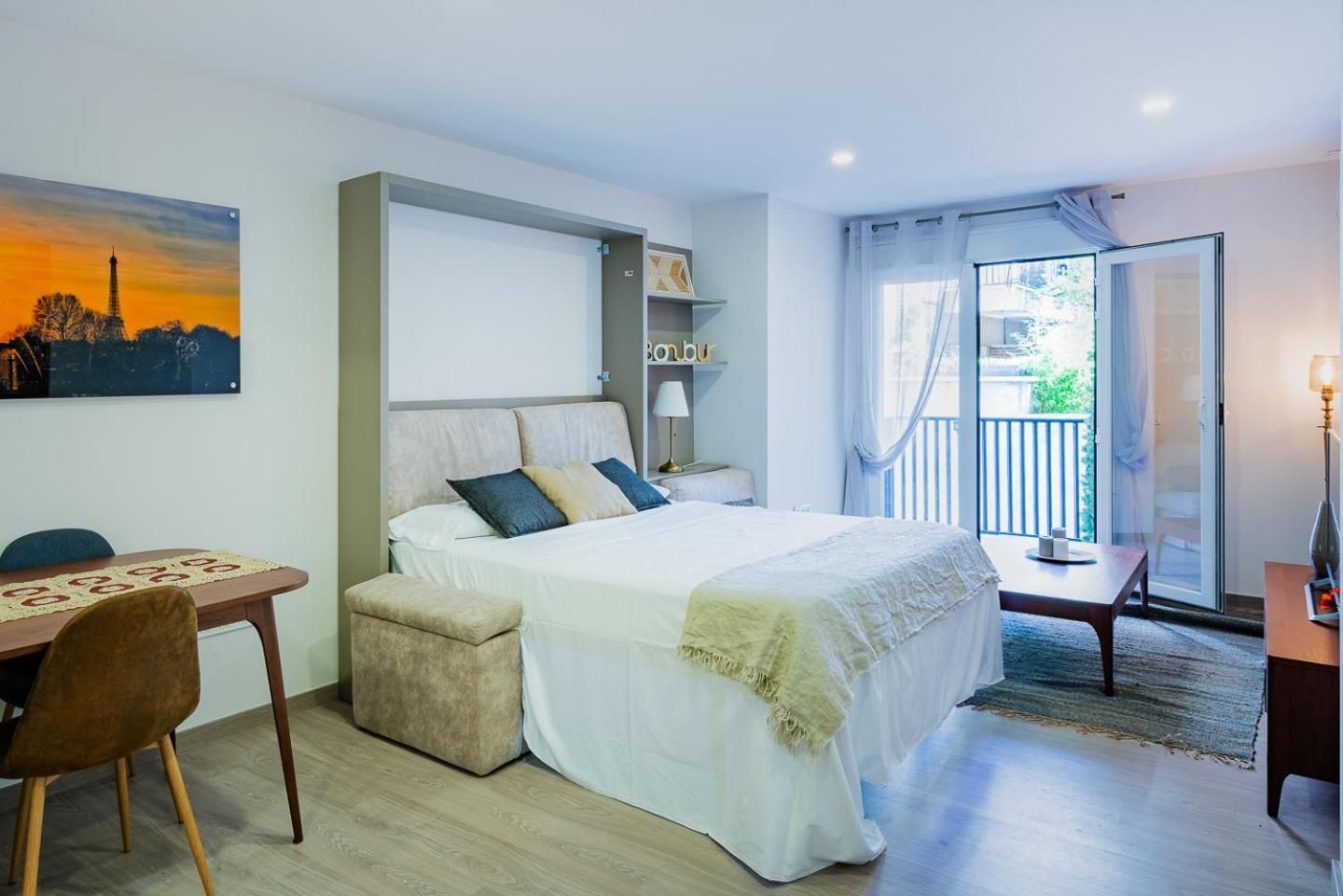 Apartment with Balcony