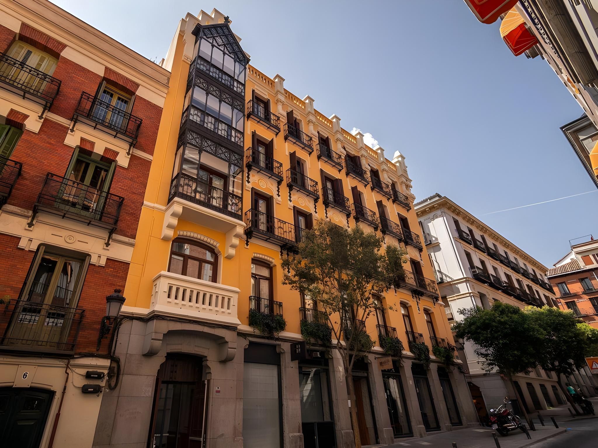 Plaza Mayor Suites & Apartments