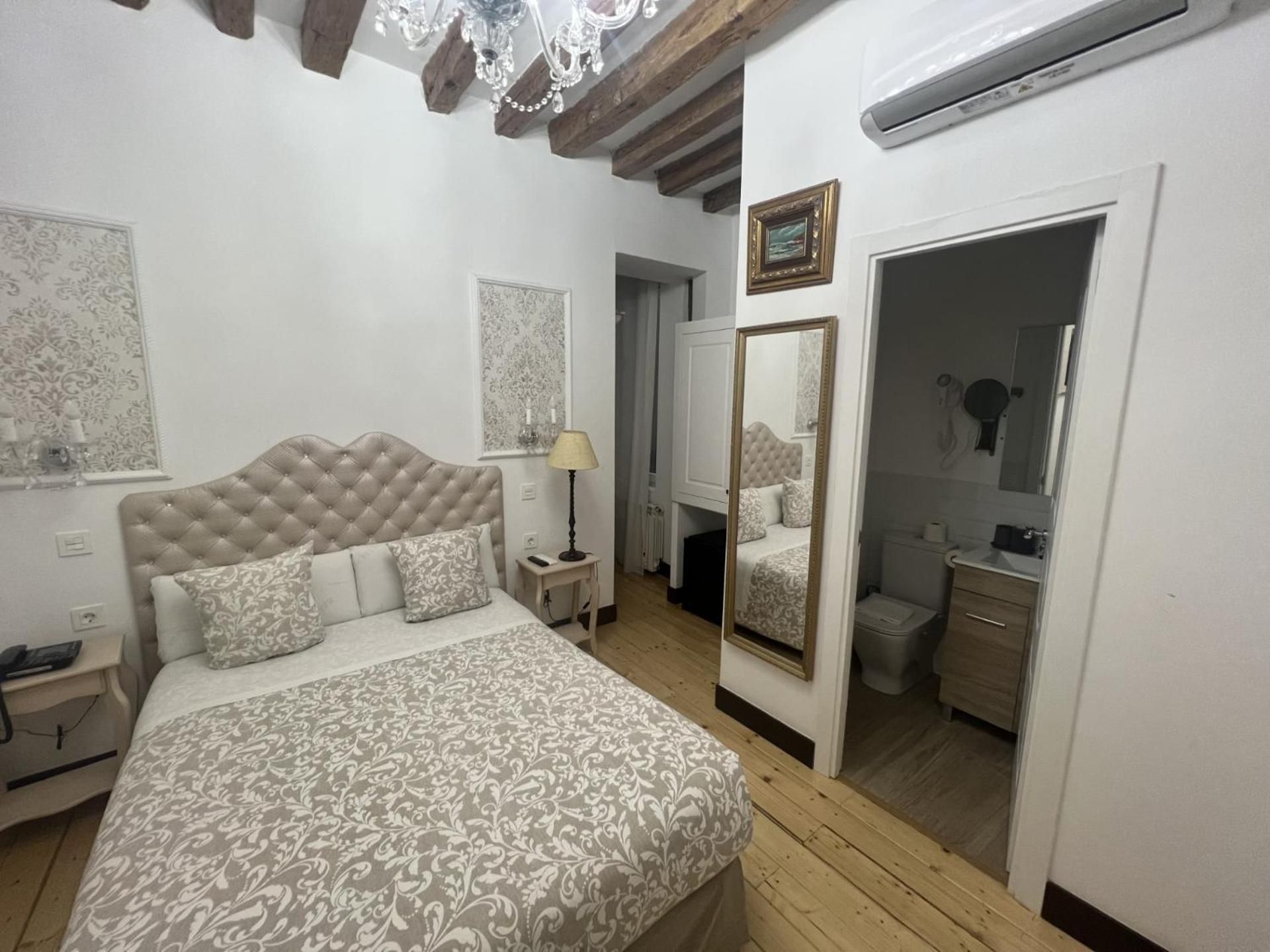 Interior Single Room