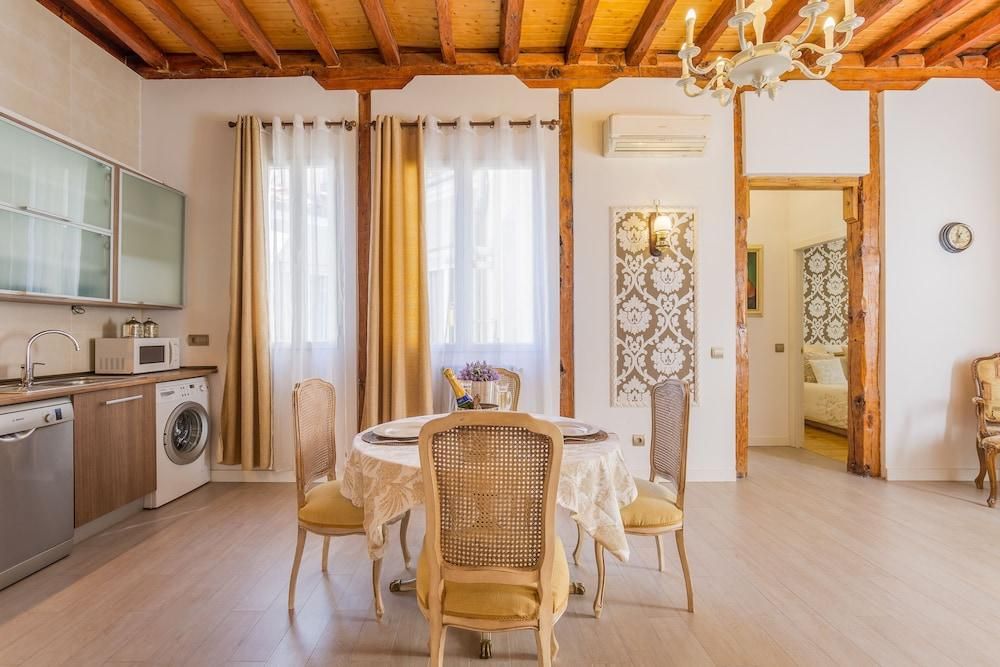 74a35b421942d665e65c568dc4a052e1