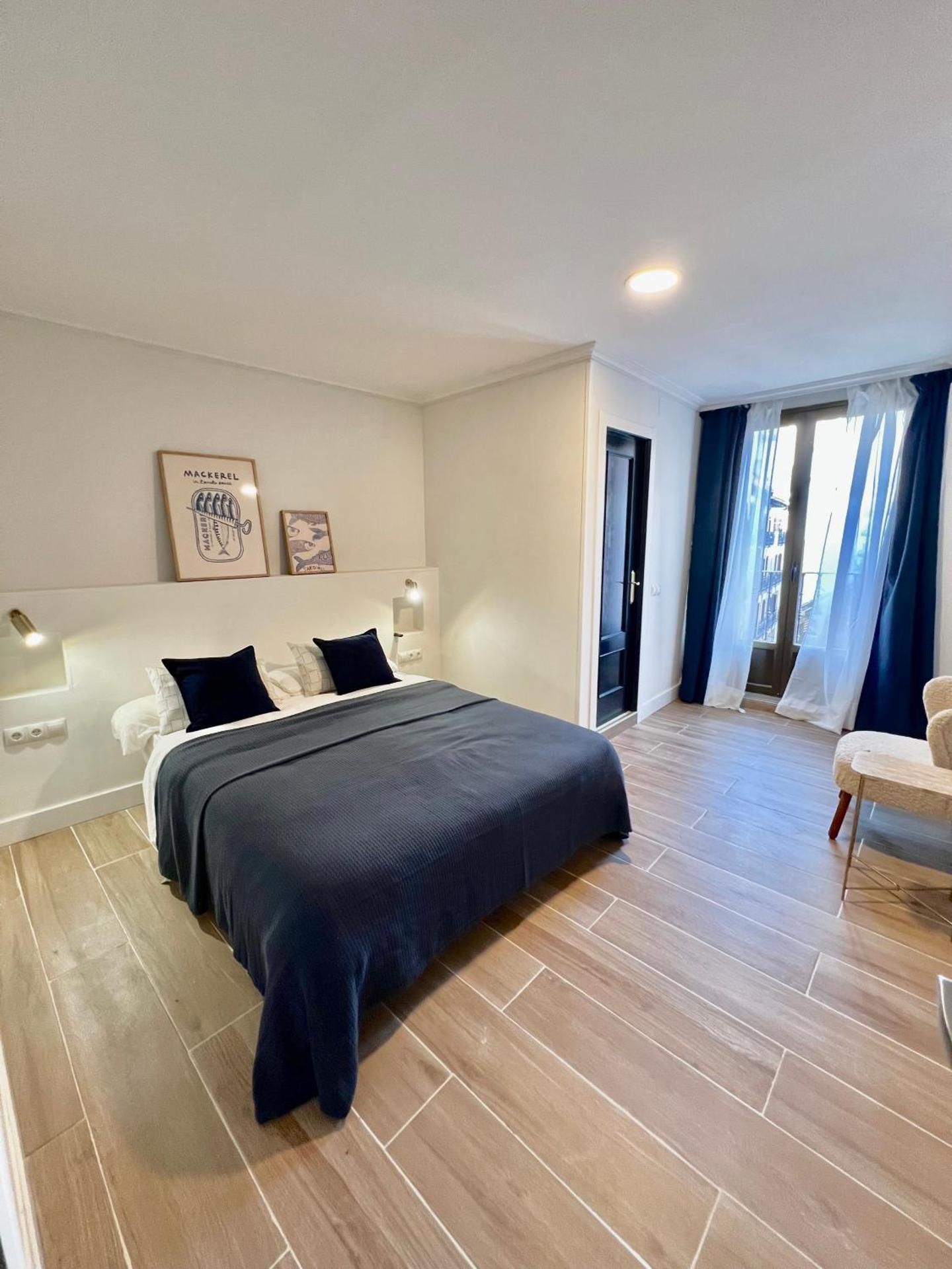 Albergue Miguel Angel Triple Room with Balcony