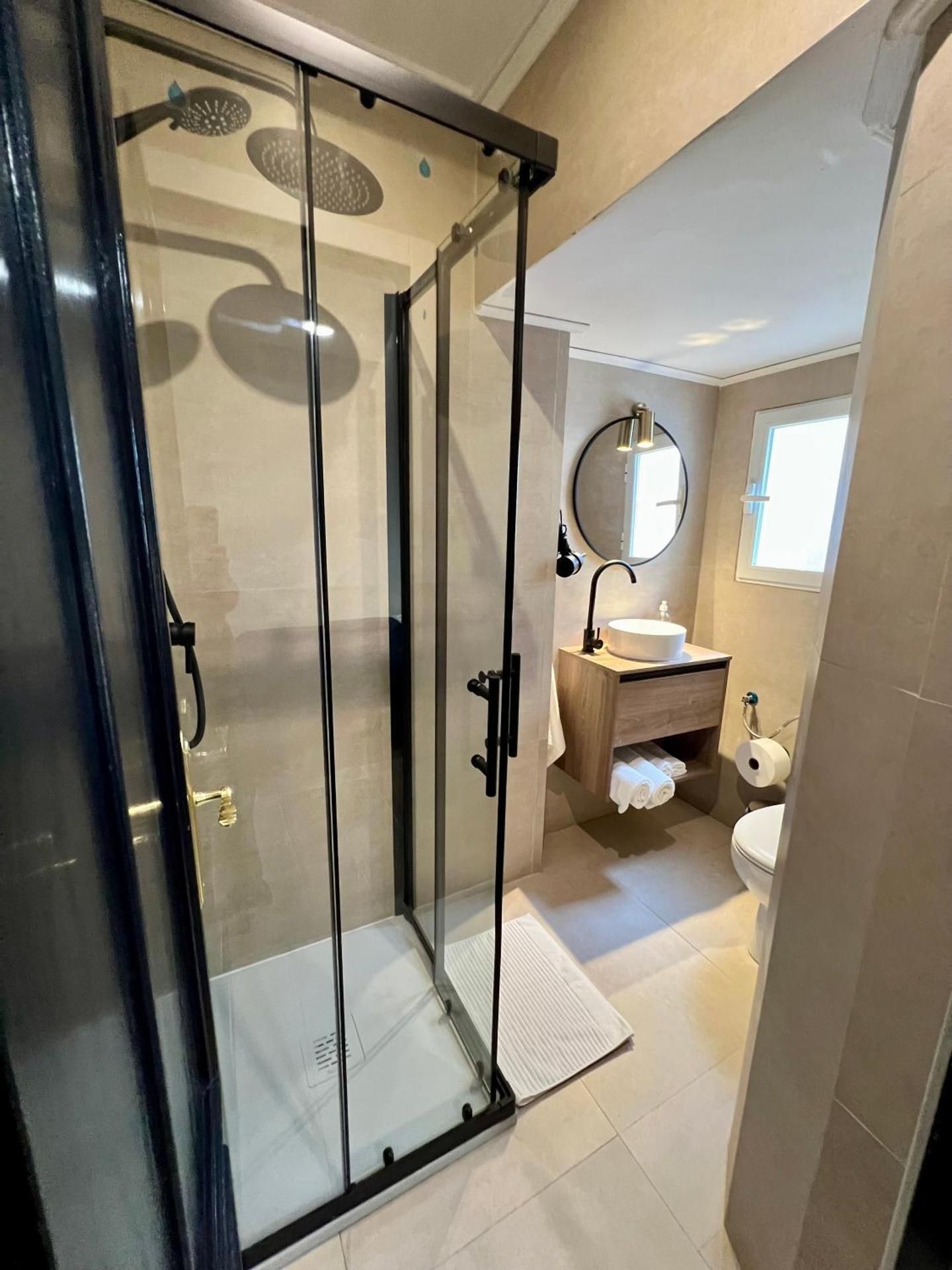 Albergue Miguel Angel Standard Double Room 3