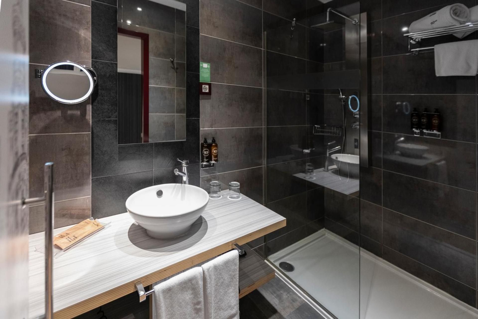 Petit Palace Santa Barbara Double or Twin Room 3