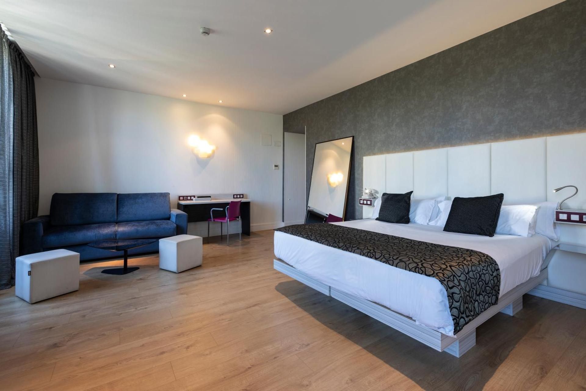 Petit Palace Santa Barbara Superior Double Room with Balcony